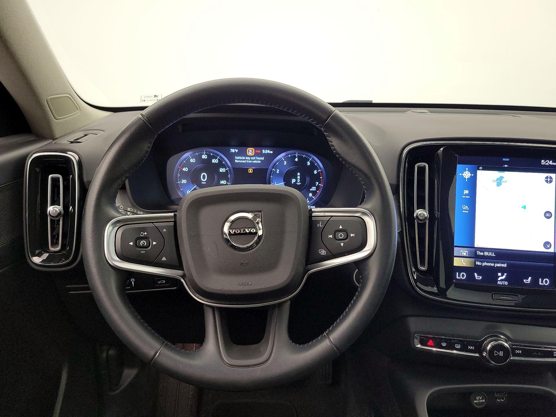 Thumbnail: 2021 Volvo XC40 - 10