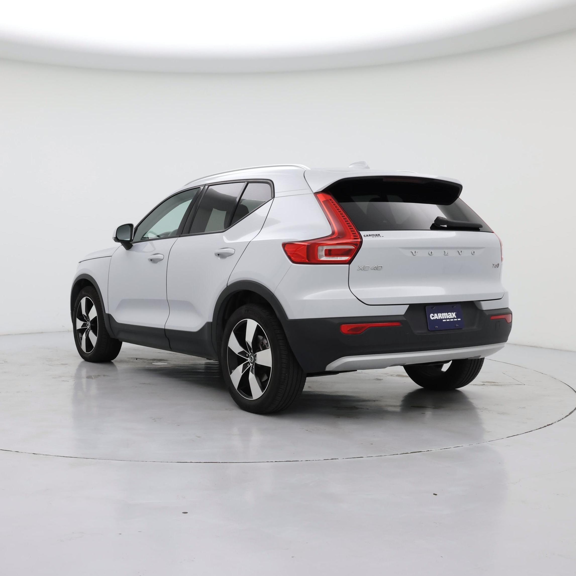 Thumbnail: 2021 Volvo XC40 - 2