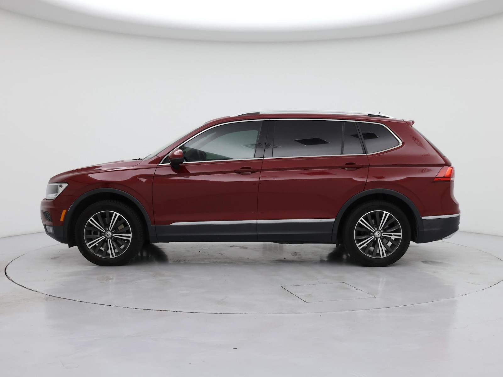 Image of 2018 Volkswagen Tiguan SEL