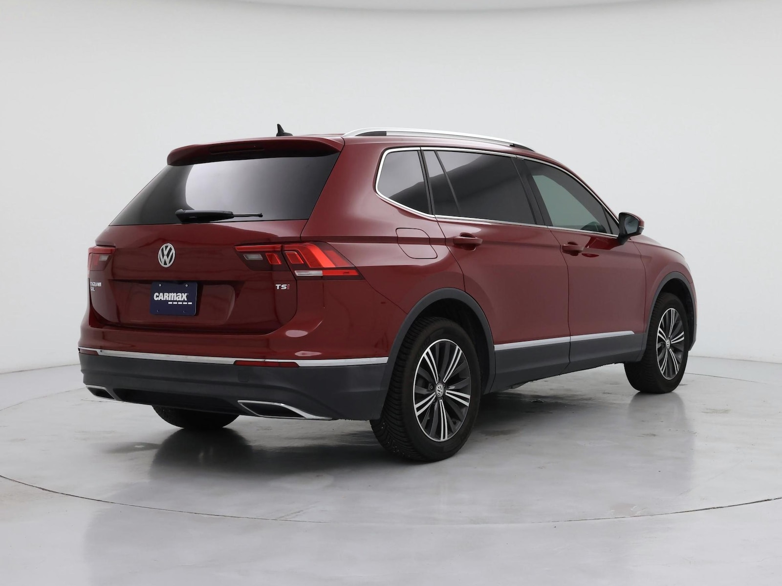 Image of 2018 Volkswagen Tiguan SEL