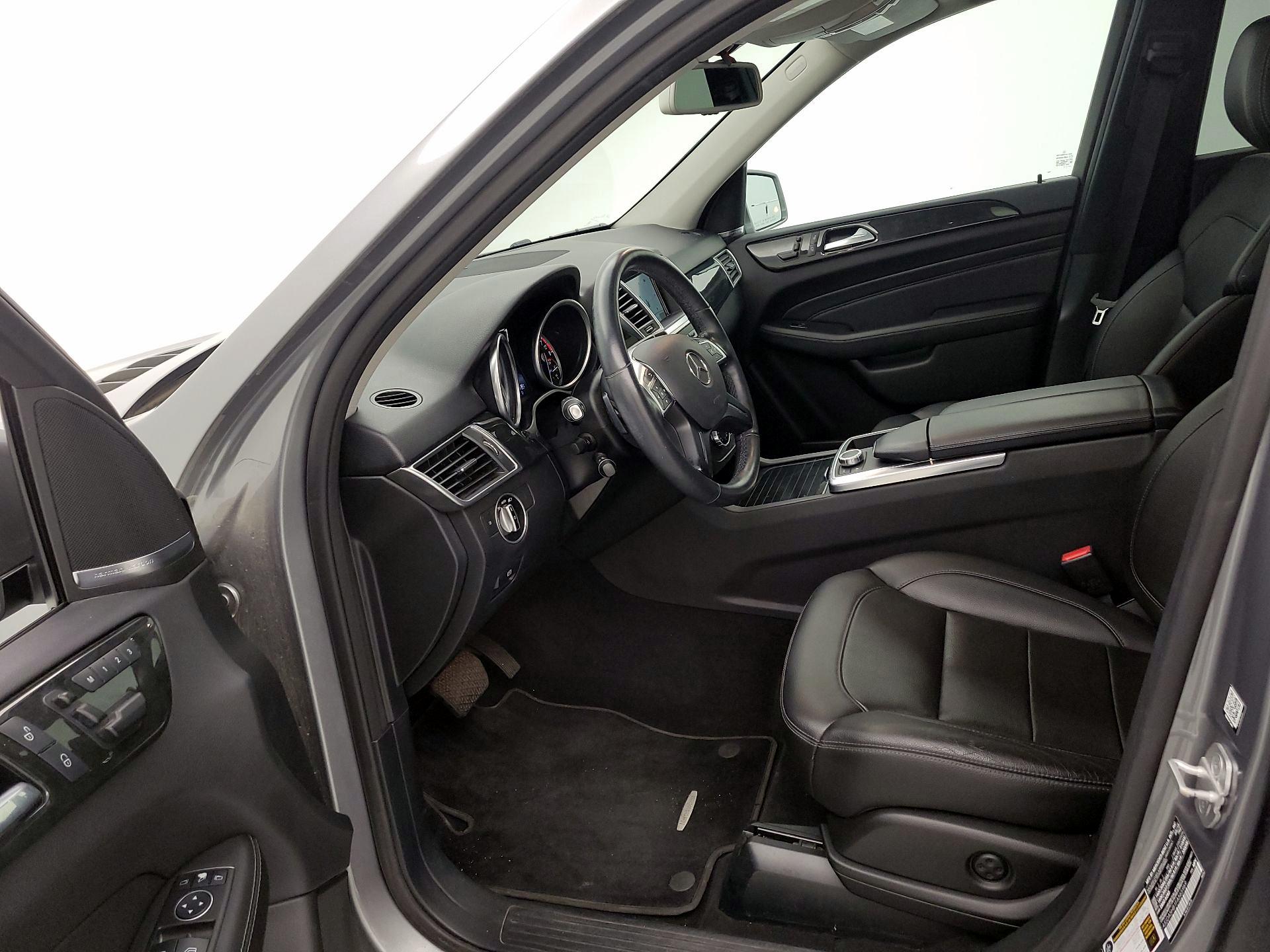 Thumbnail: 2015 Mercedes-Benz M-Class - 11