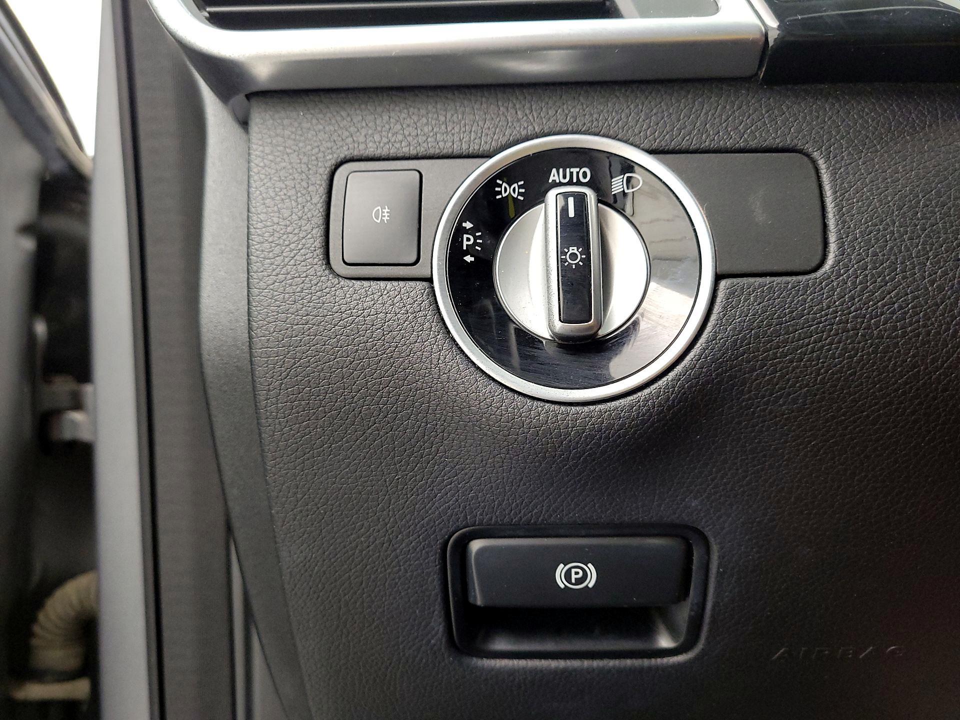 Thumbnail: 2015 Mercedes-Benz M-Class - 13