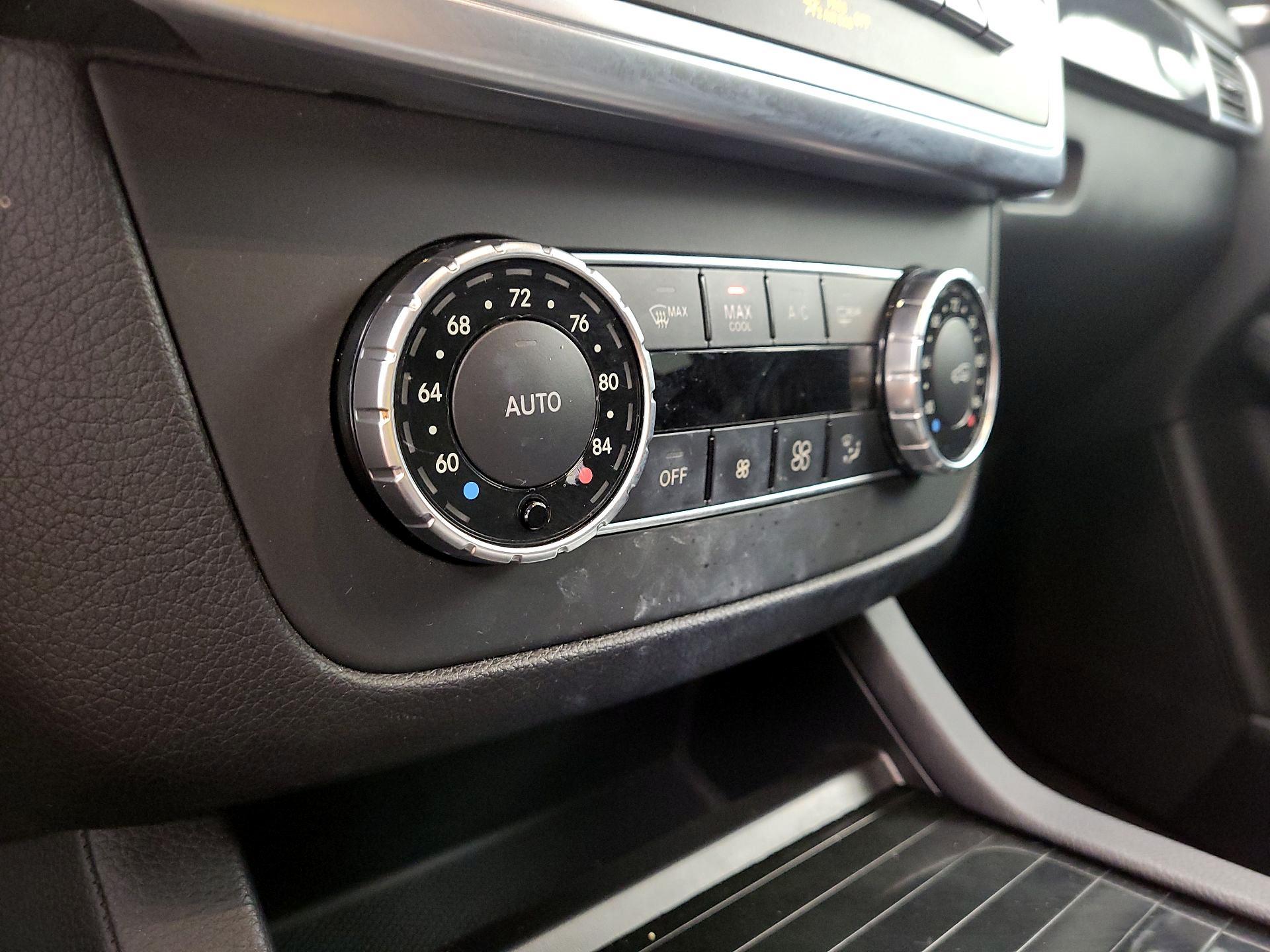 Thumbnail: 2015 Mercedes-Benz M-Class - 17