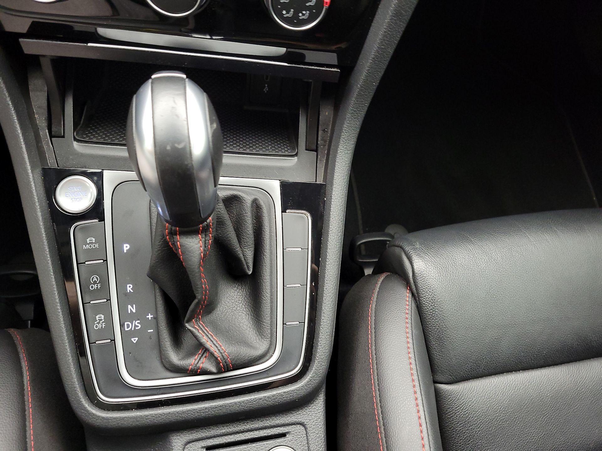 Thumbnail: 2021 Volkswagen Golf - 18