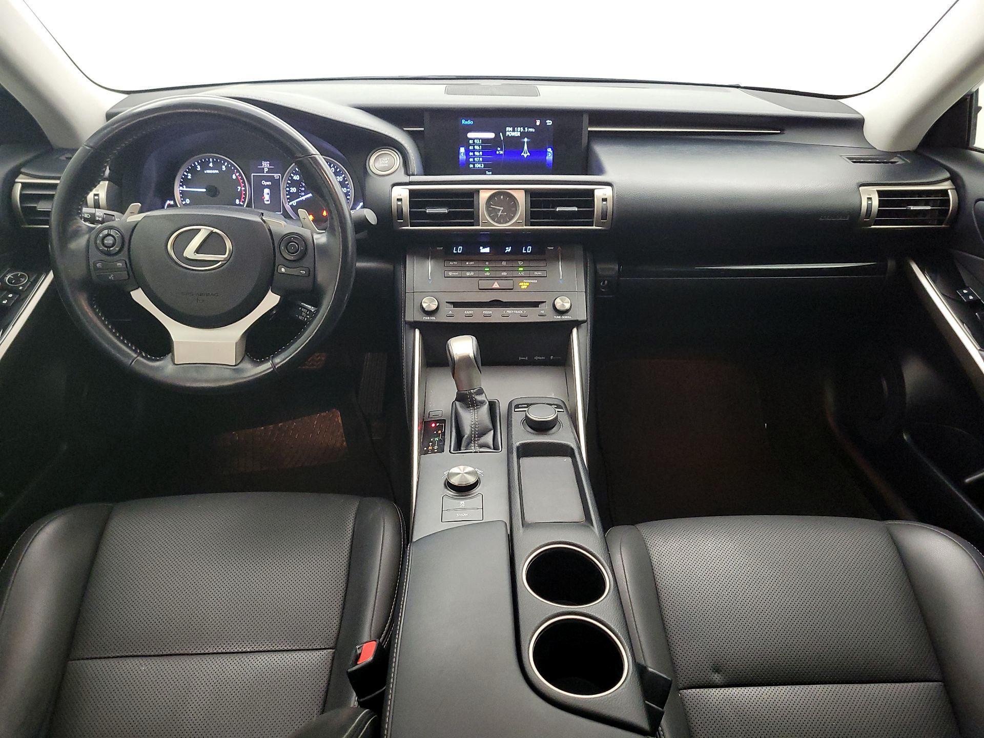 Thumbnail: 2016 Lexus IS - 9