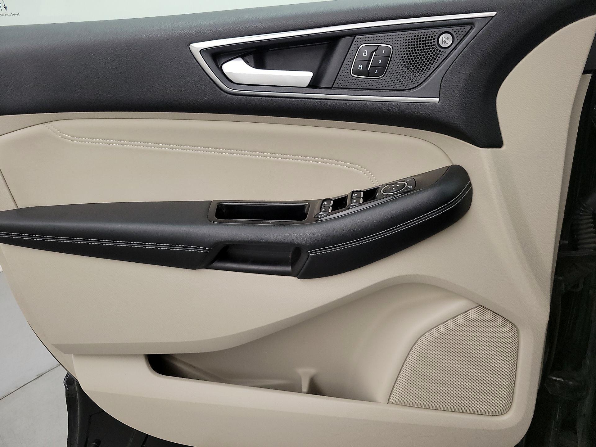 Thumbnail: 2020 Ford Edge - 12
