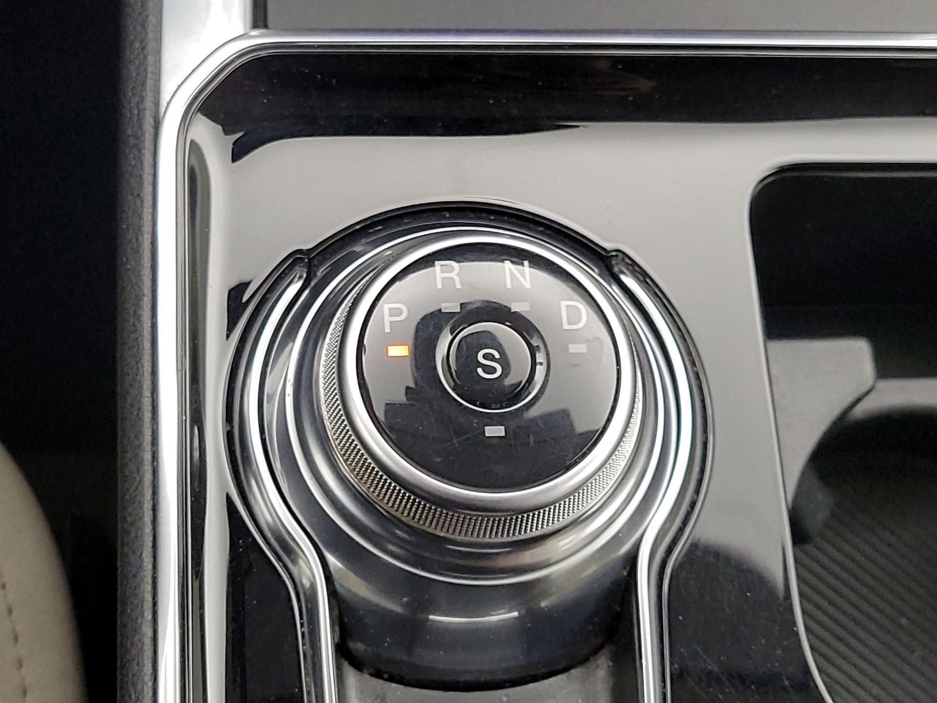Thumbnail: 2020 Ford Edge - 18