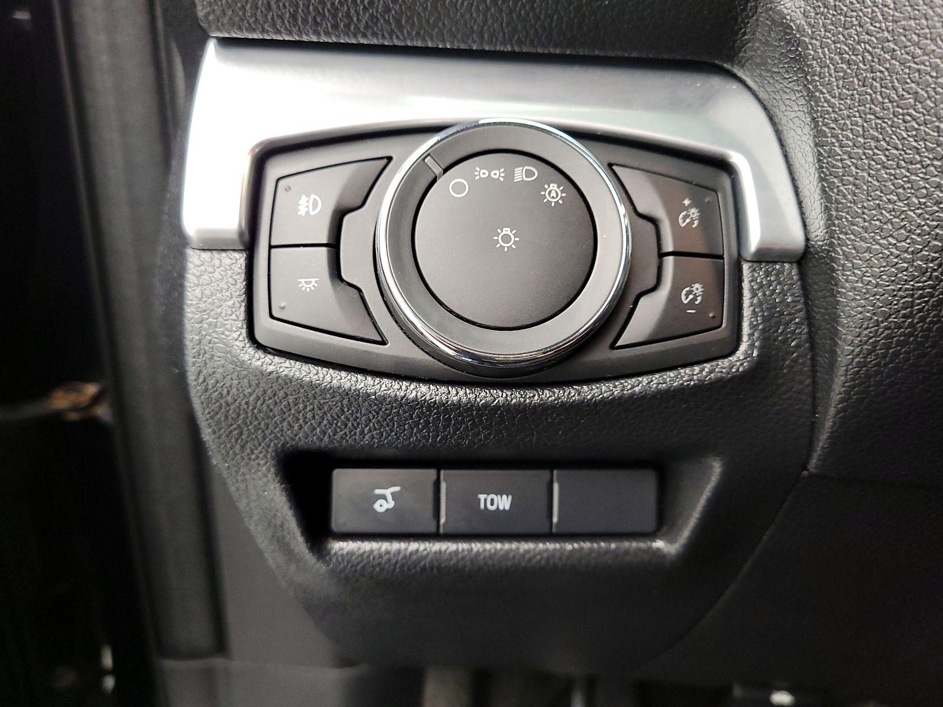 Thumbnail: 2017 Ford Explorer - 13