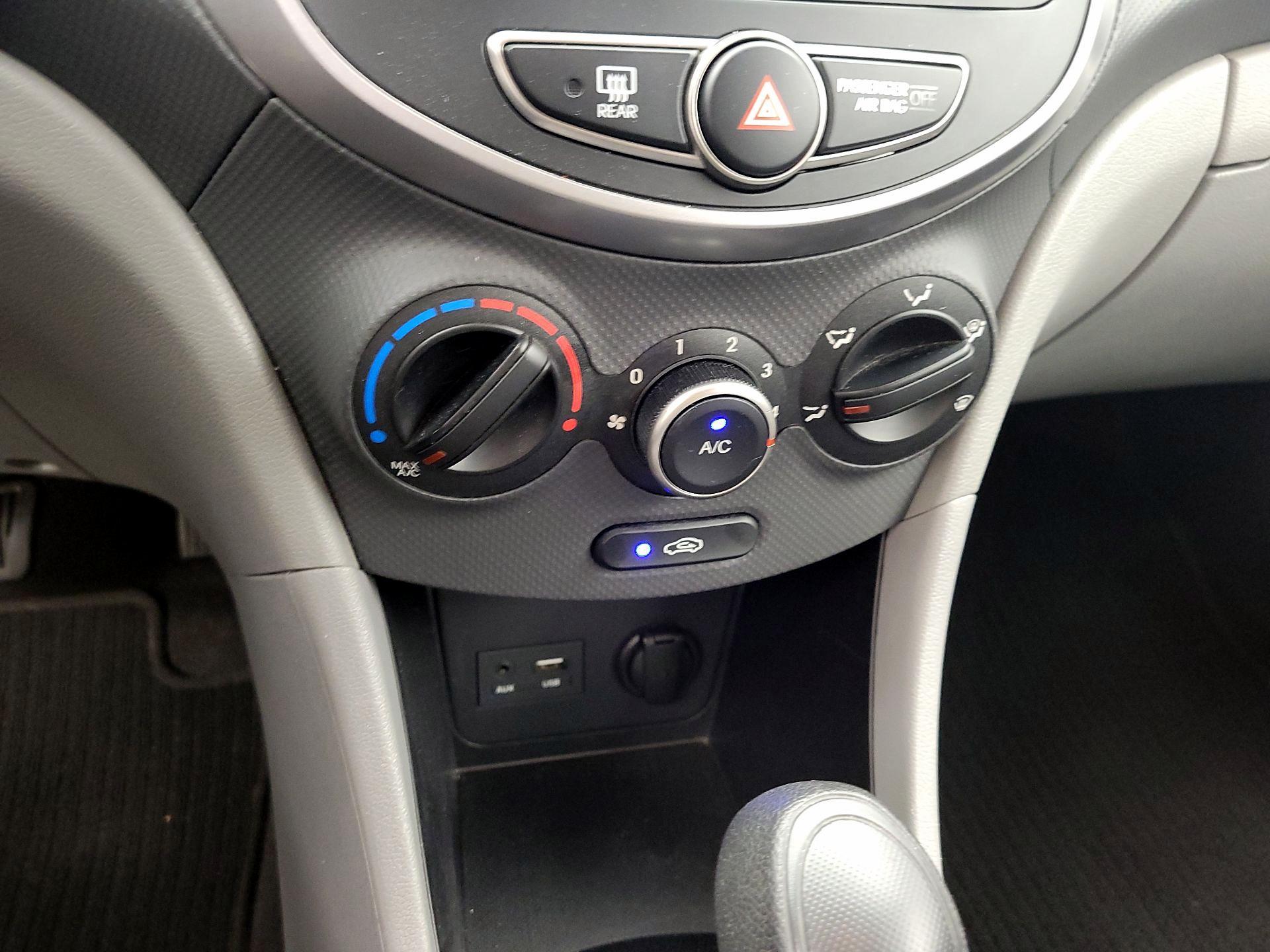 Thumbnail: 2015 Hyundai Accent - 15