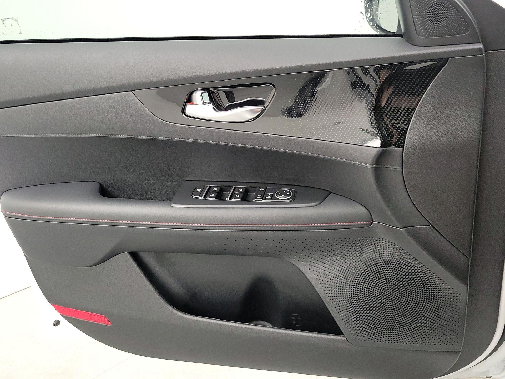 Thumbnail: 2024 Kia Forte - 12