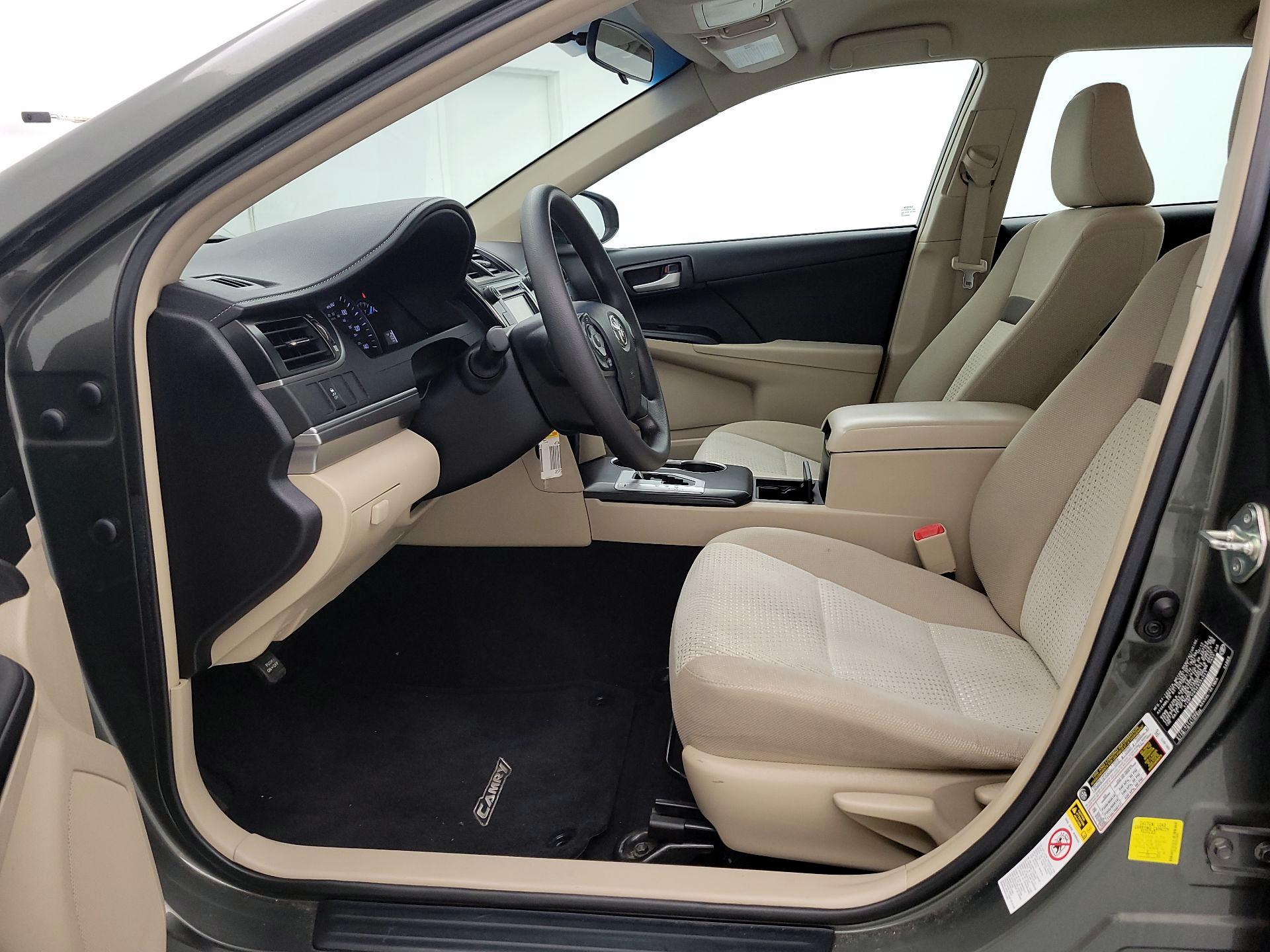 Thumbnail: 2014 Toyota Camry - 11