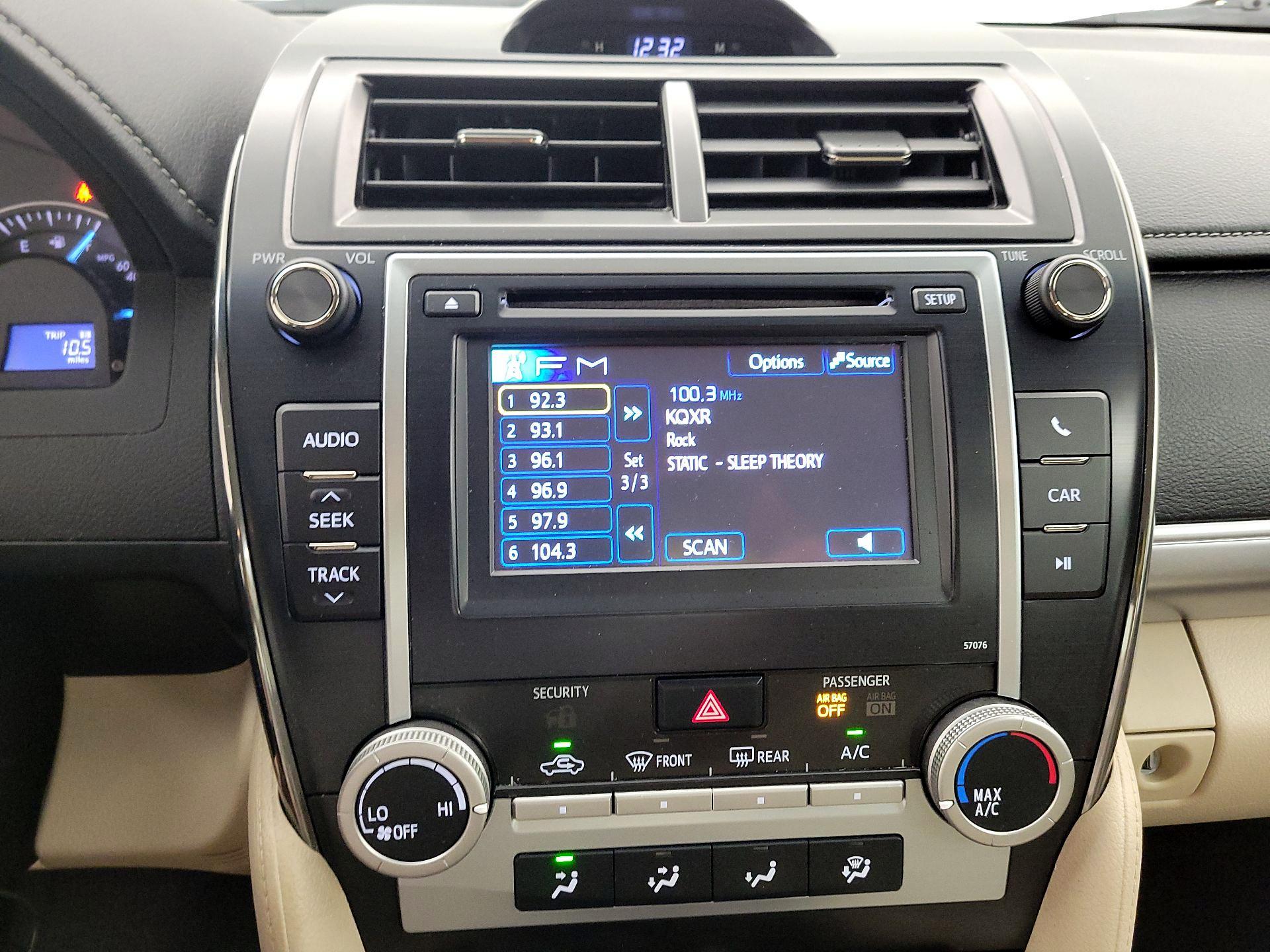 Thumbnail: 2014 Toyota Camry - 13