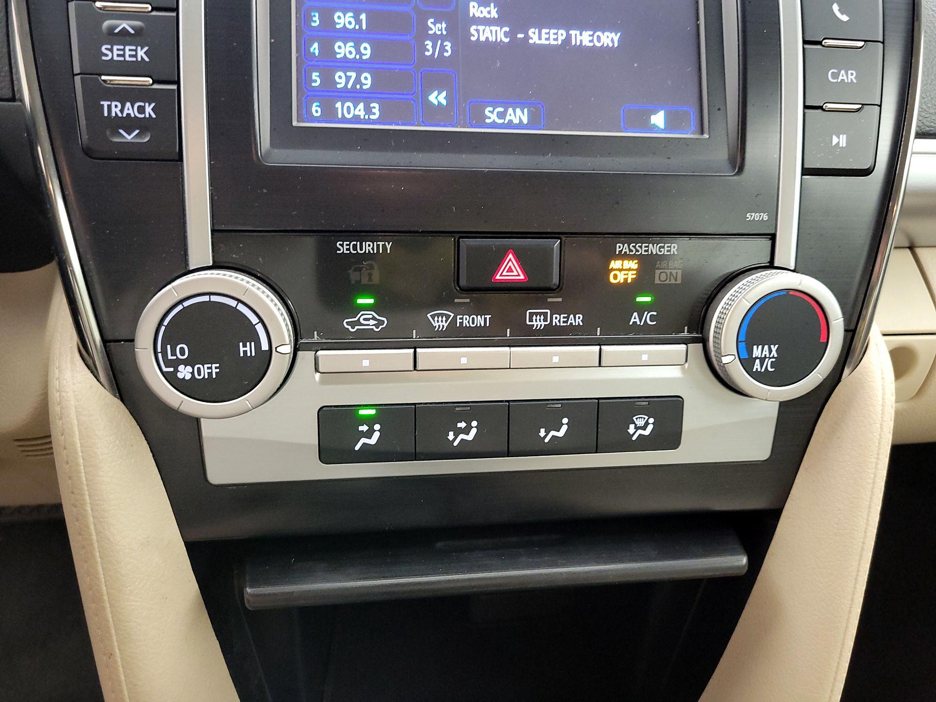 Thumbnail: 2014 Toyota Camry - 14