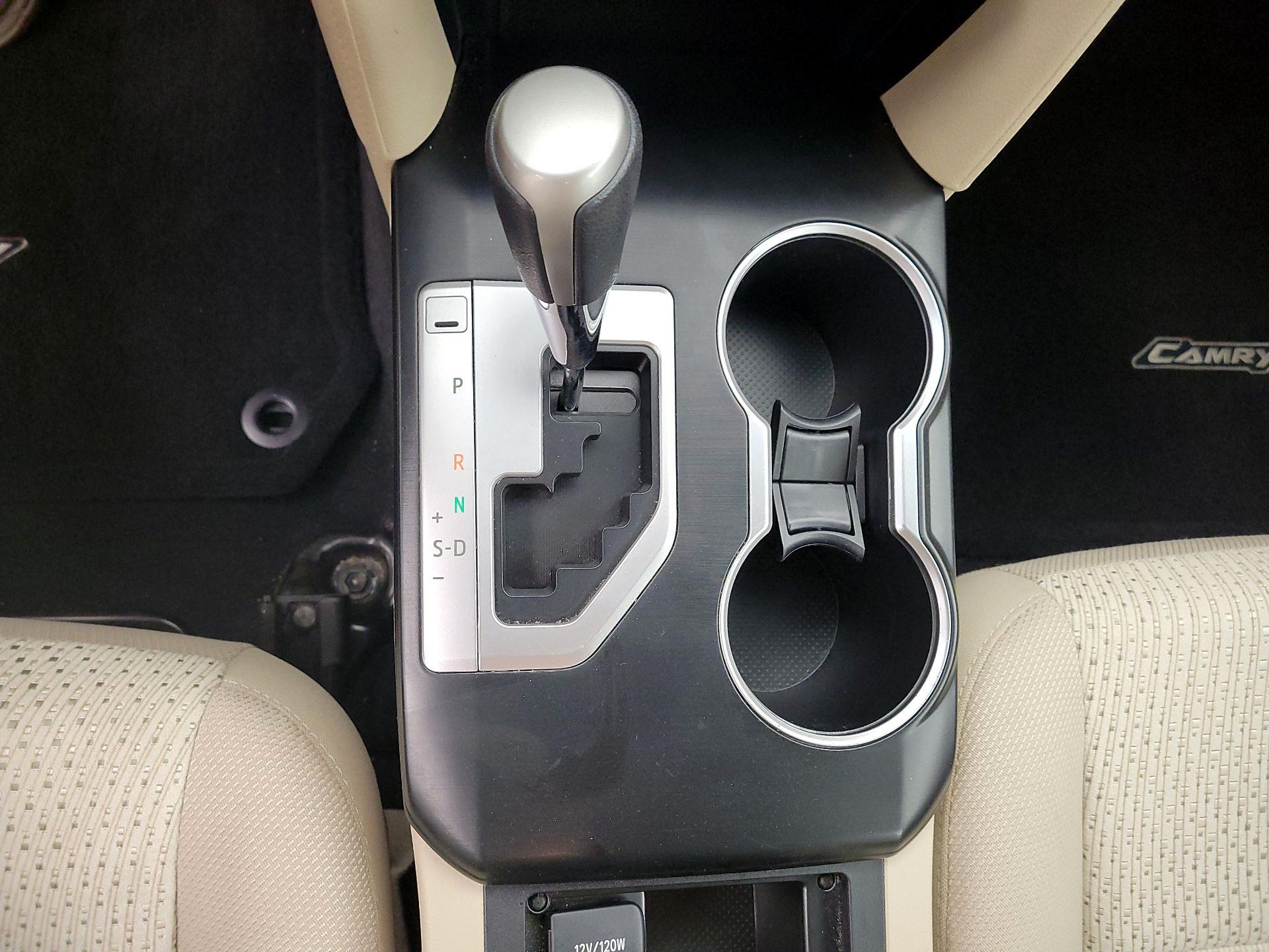 Thumbnail: 2014 Toyota Camry - 15