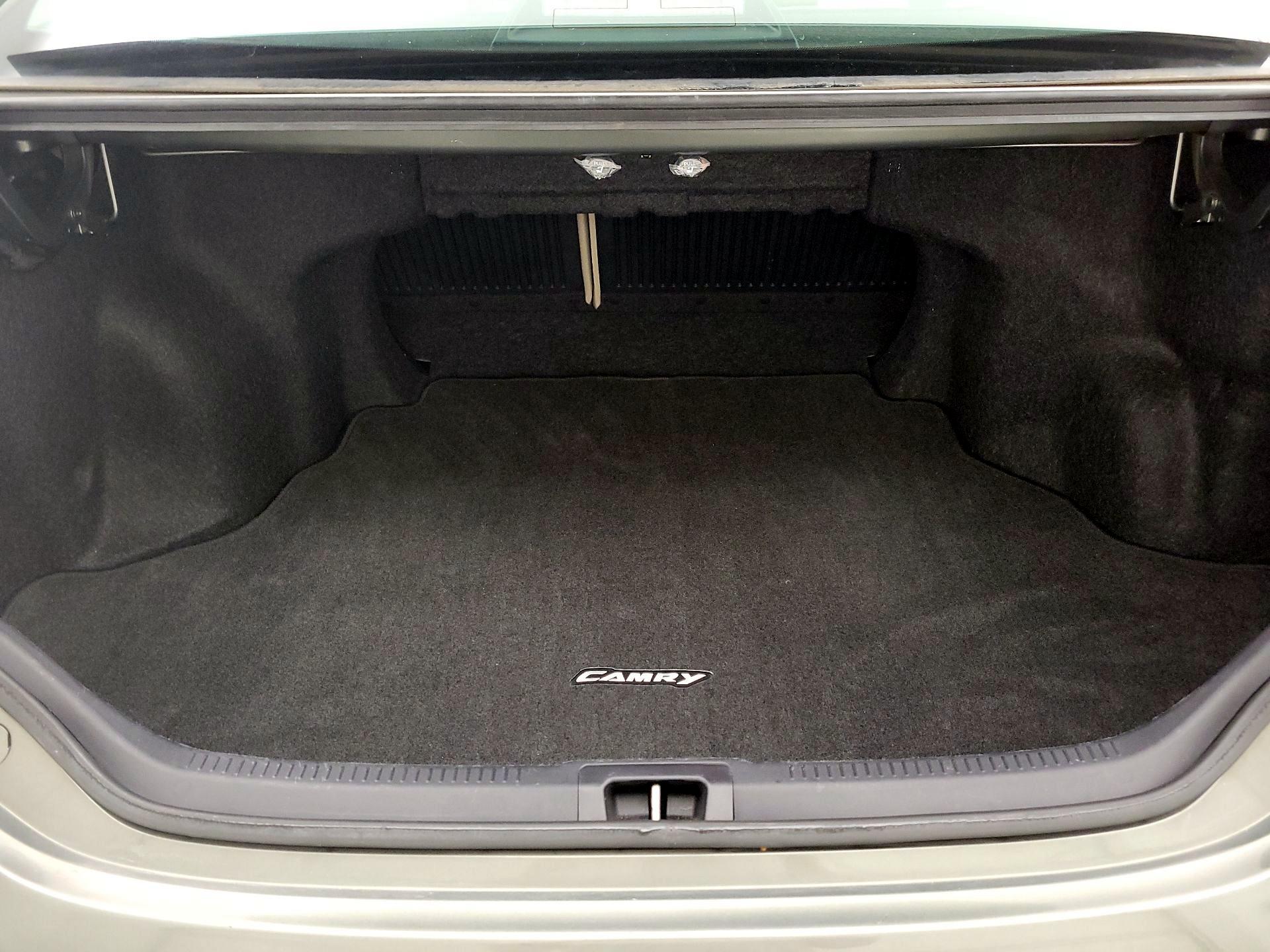 Thumbnail: 2014 Toyota Camry - 18