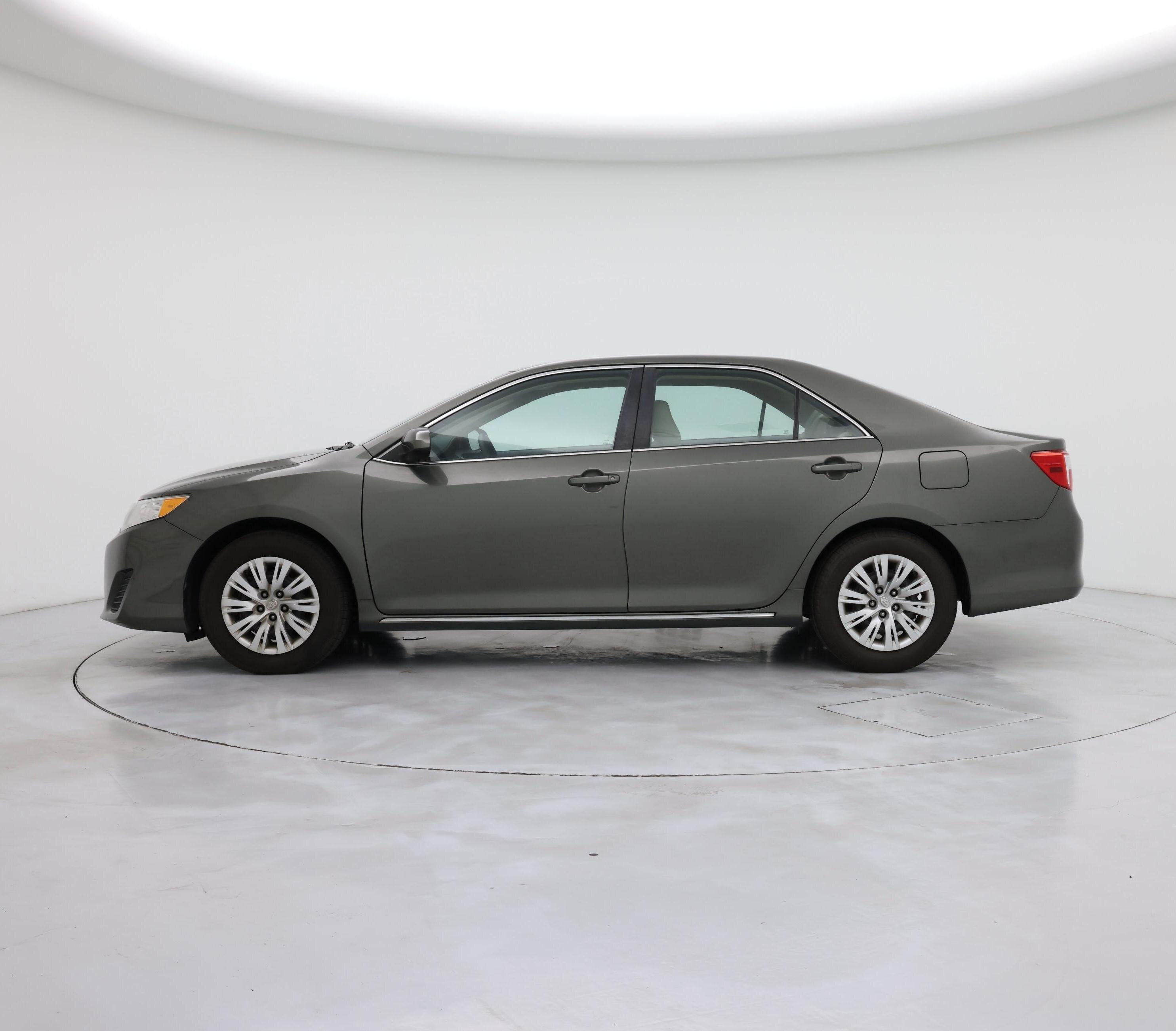 Thumbnail: 2014 Toyota Camry - 3