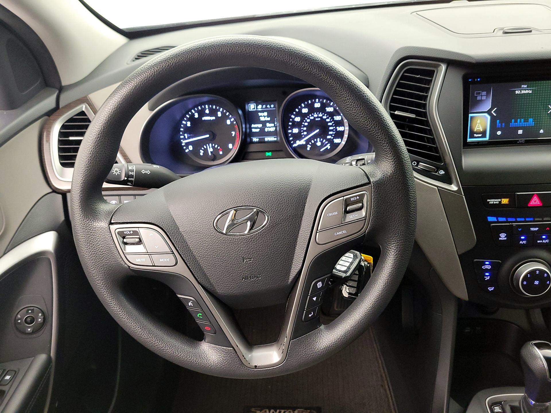 Thumbnail: 2017 Hyundai Santa Fe - 10