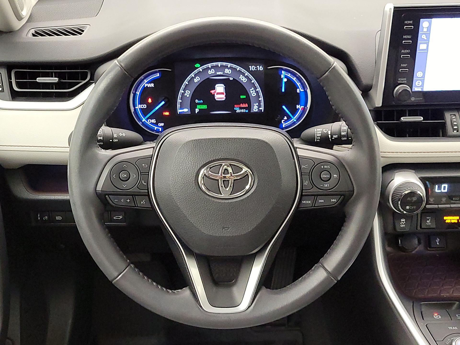 Thumbnail: 2020 Toyota RAV4 - 10