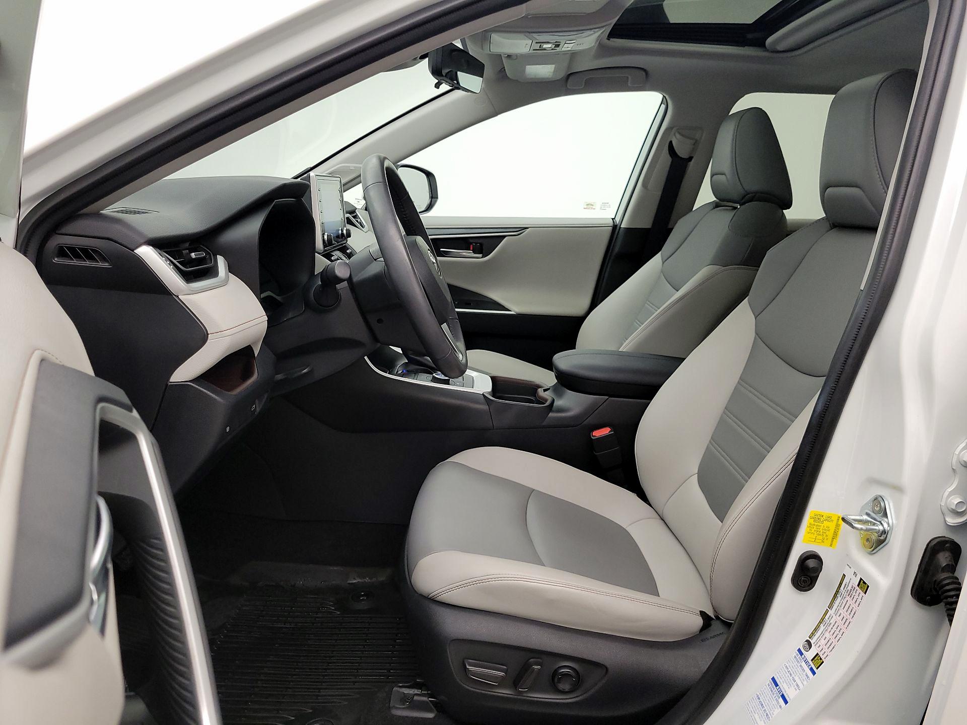 Thumbnail: 2020 Toyota RAV4 - 11