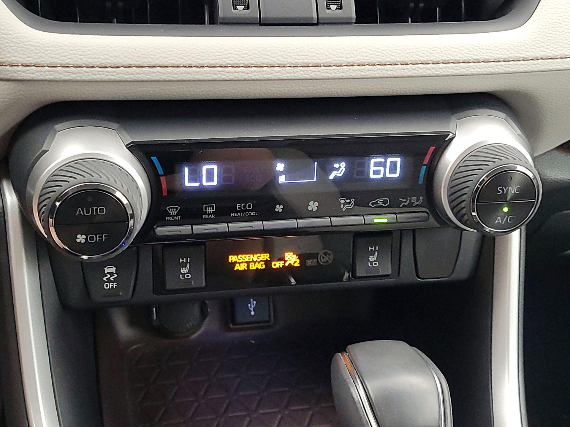 Thumbnail: 2020 Toyota RAV4 - 17