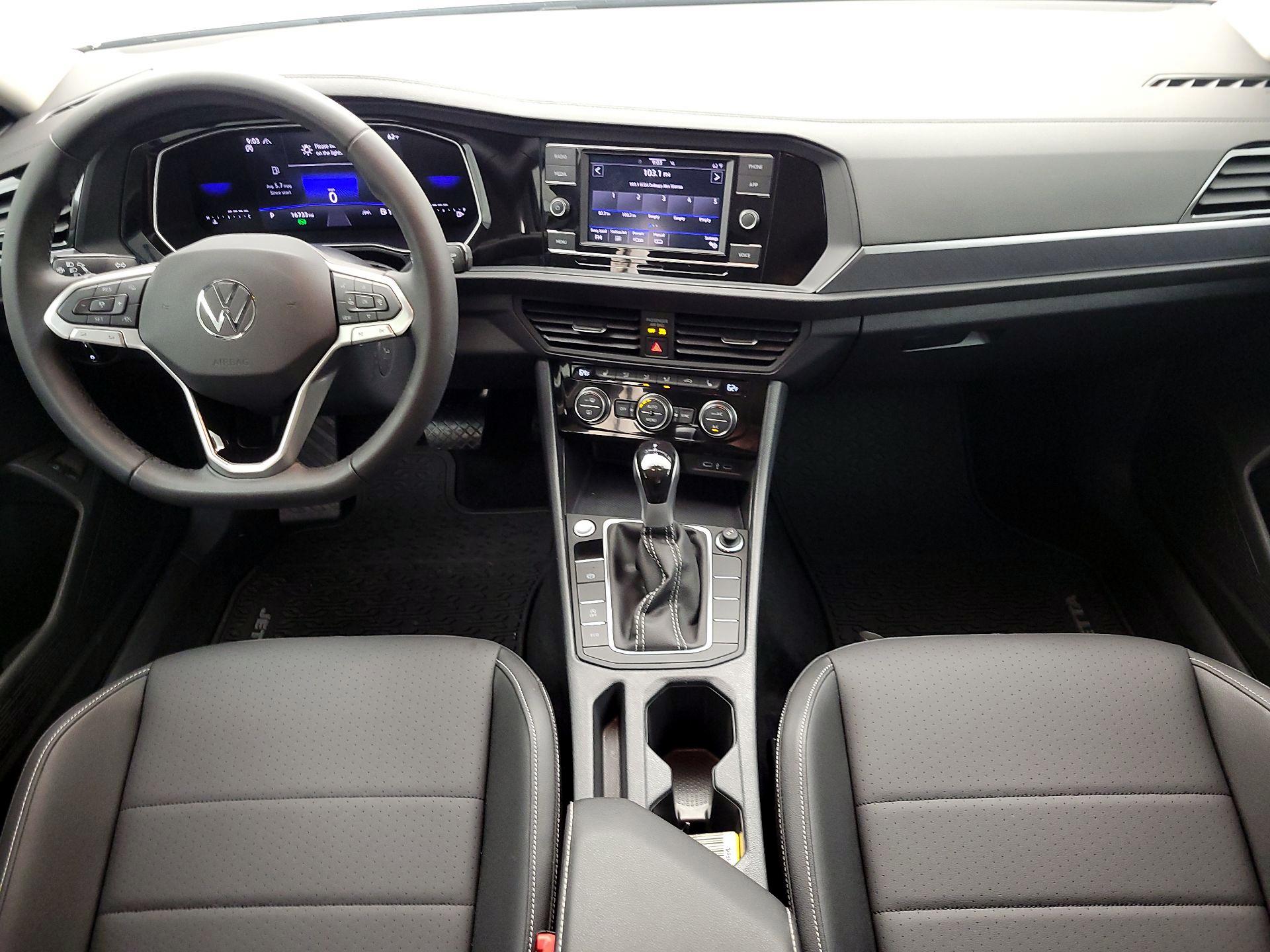 Thumbnail: 2024 Volkswagen Jetta - 9