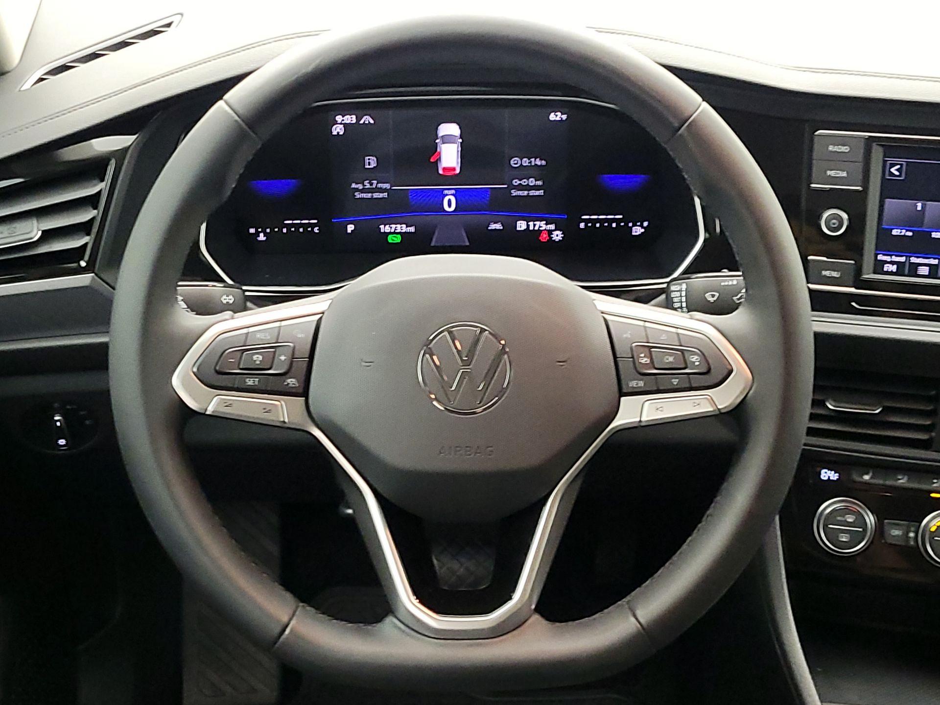 Thumbnail: 2024 Volkswagen Jetta - 10