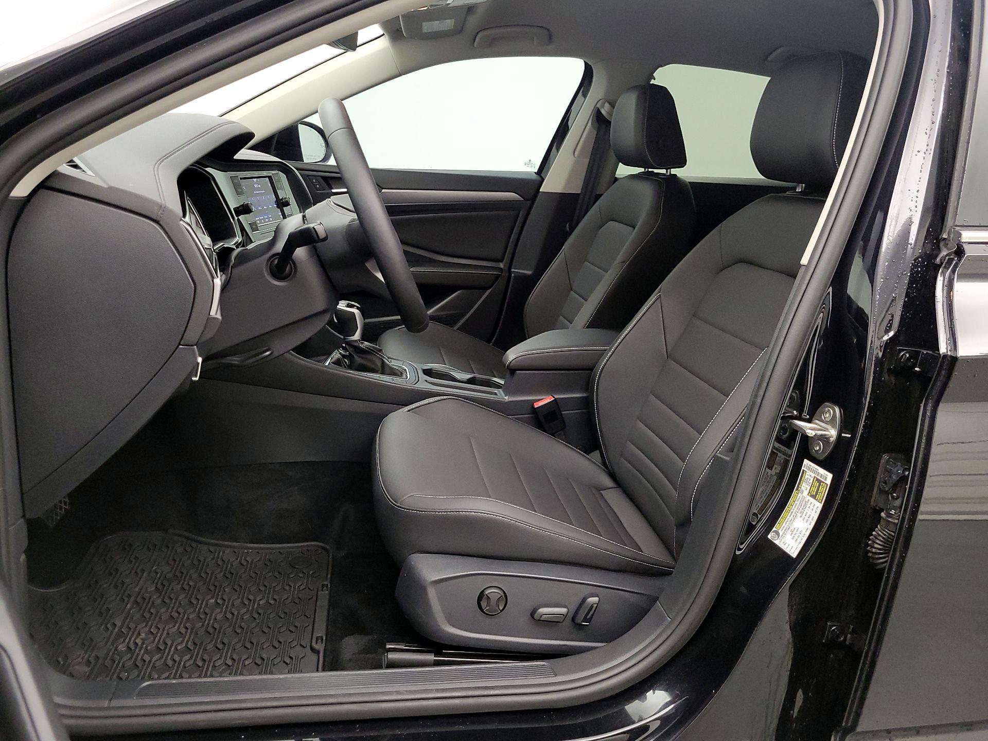 Thumbnail: 2024 Volkswagen Jetta - 11