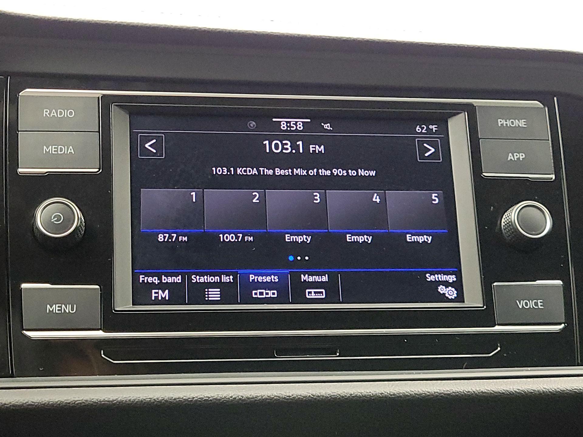 Thumbnail: 2024 Volkswagen Jetta - 15