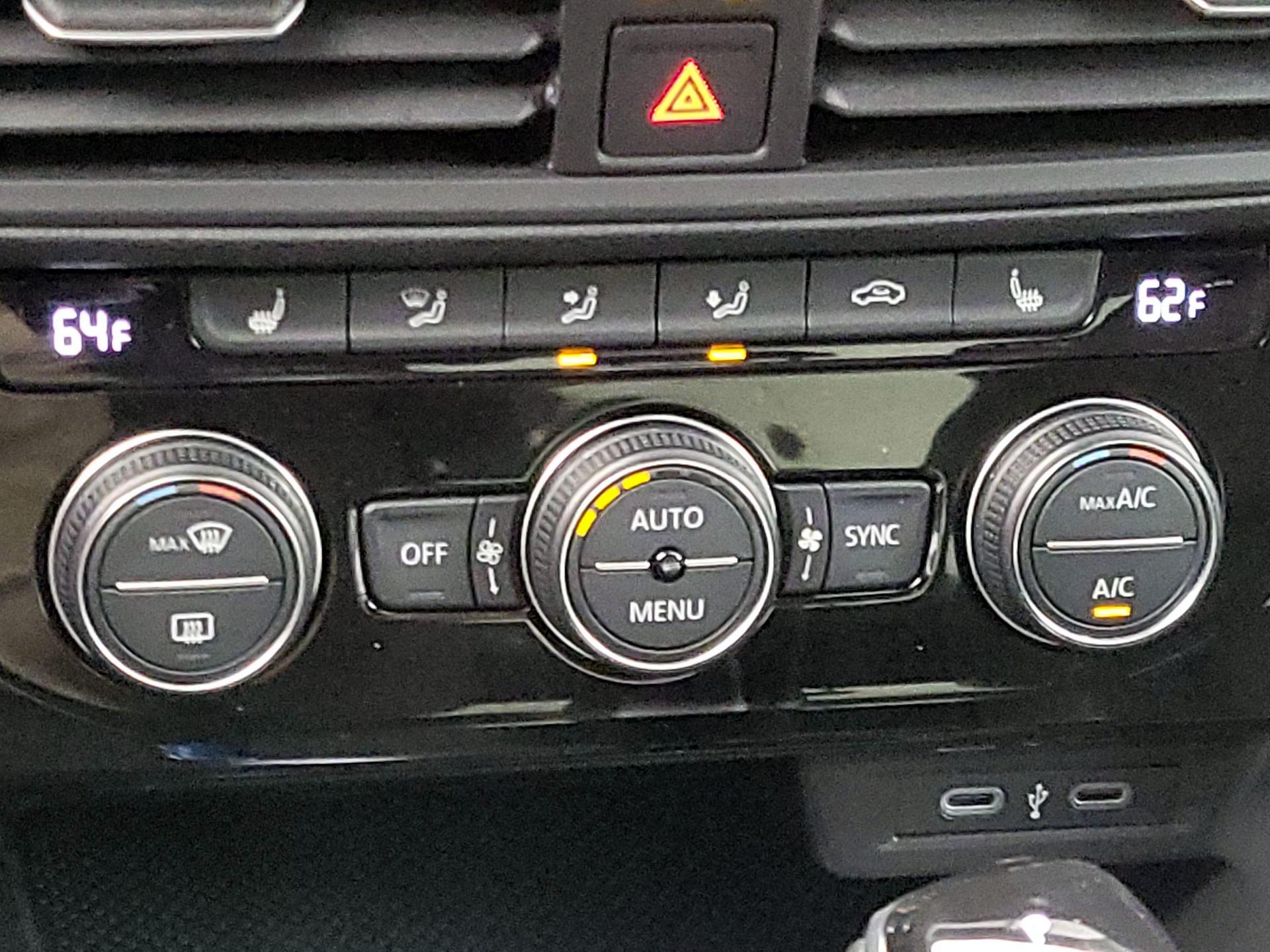 Thumbnail: 2024 Volkswagen Jetta - 16