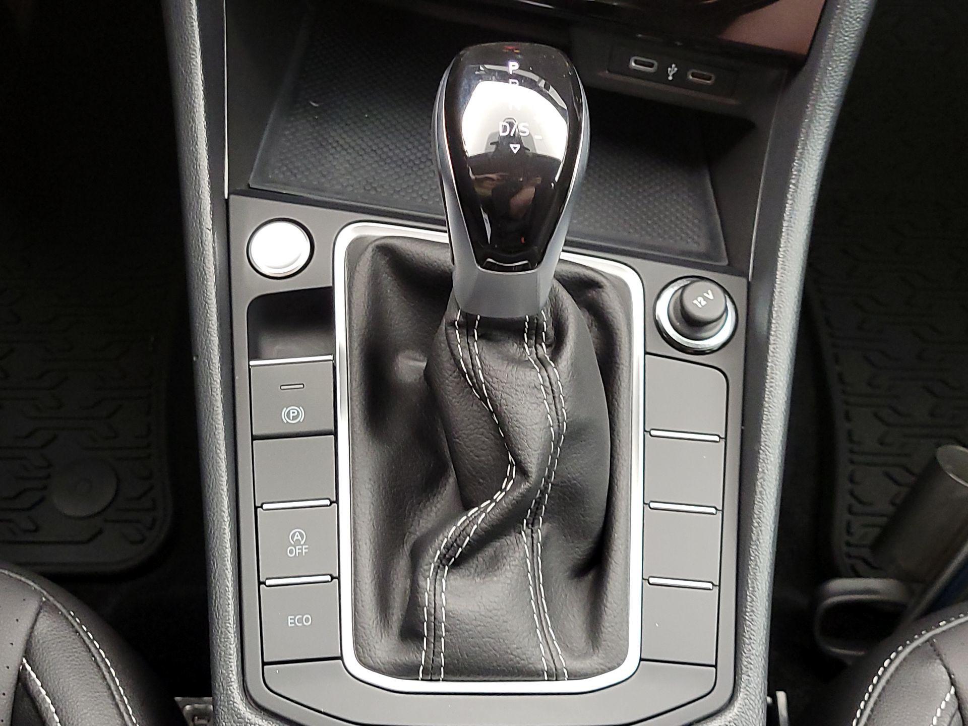 Thumbnail: 2024 Volkswagen Jetta - 17