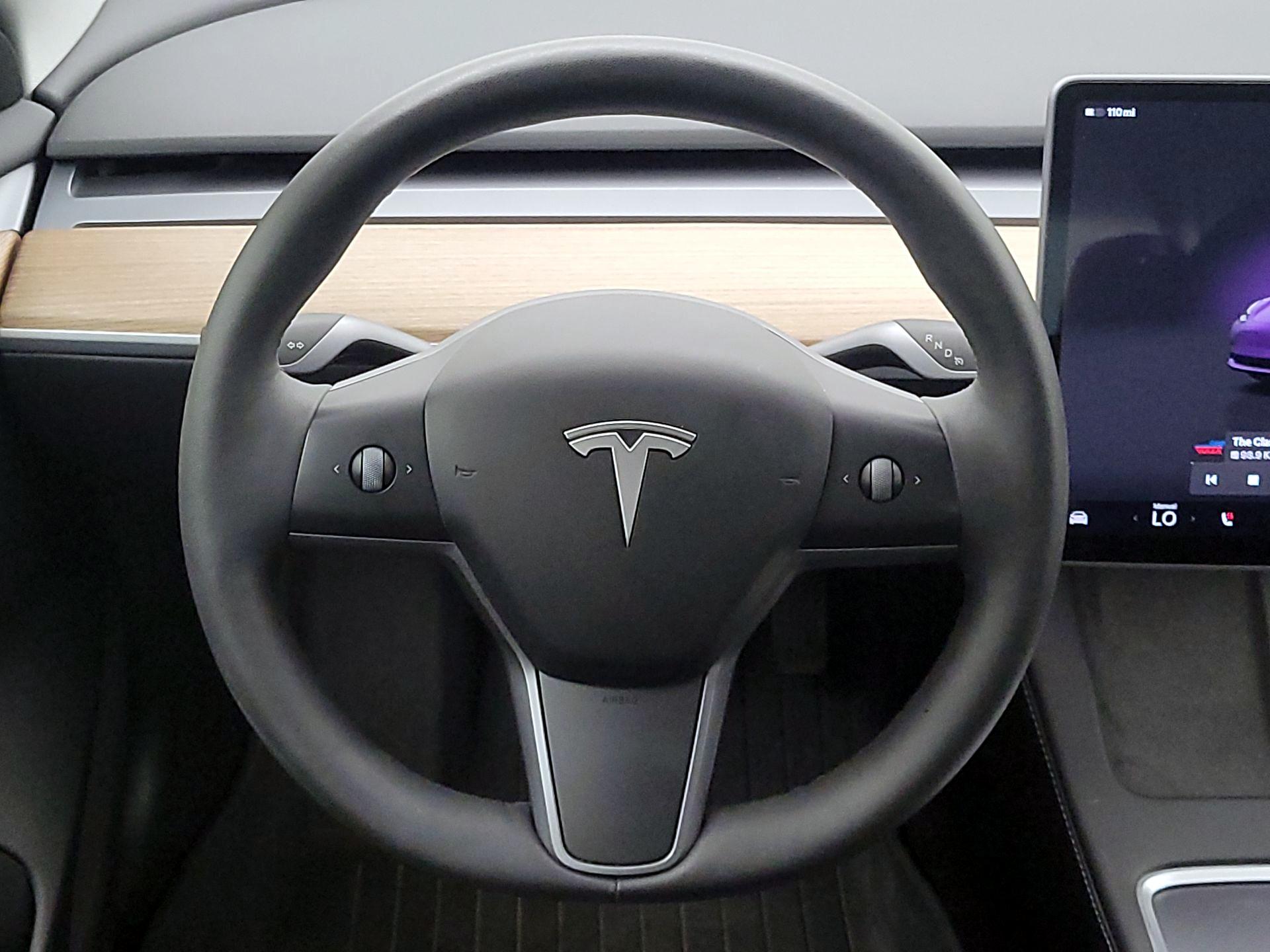 Thumbnail: 2023 Tesla Model 3 - 10
