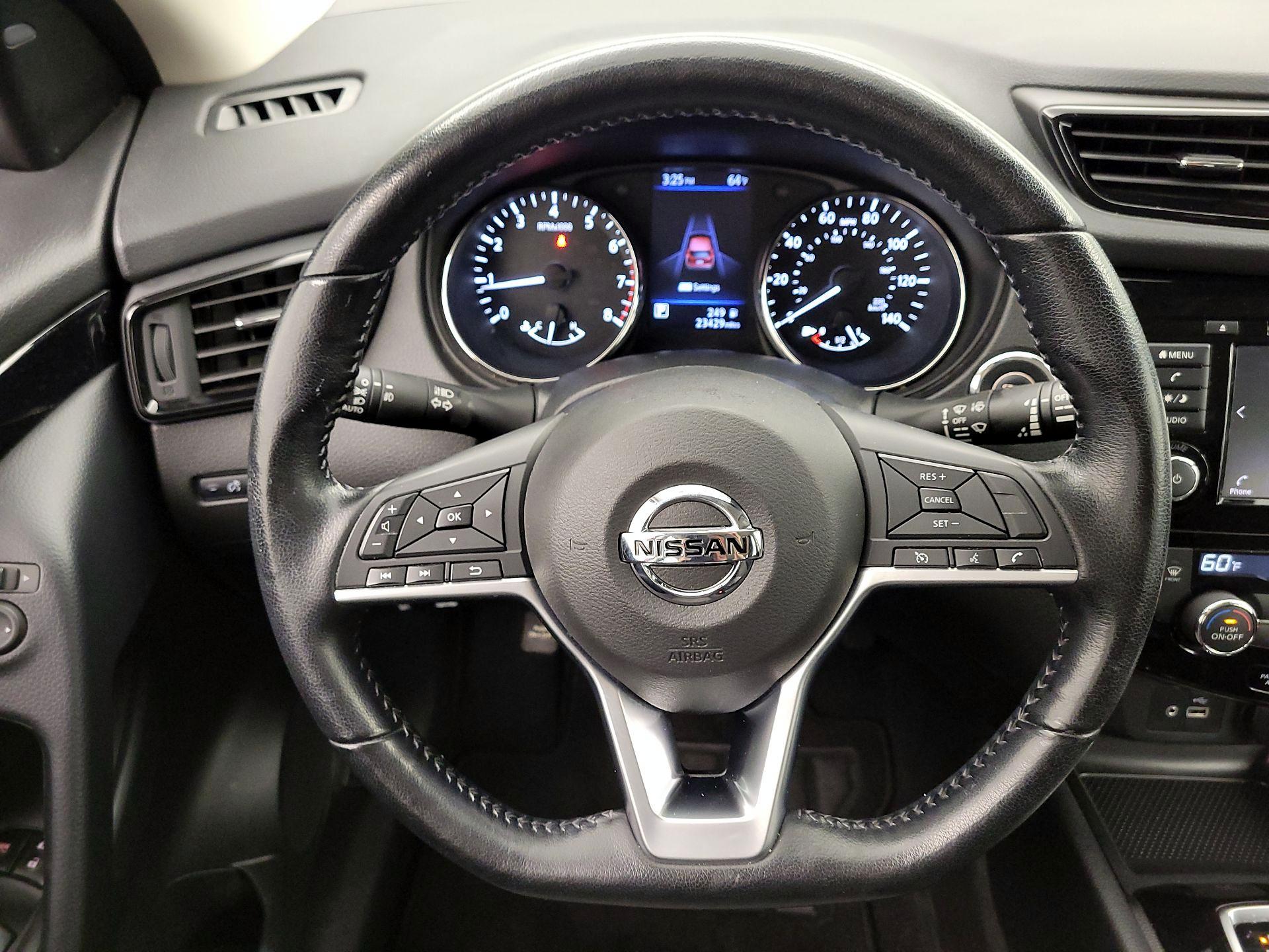 Thumbnail: 2020 Nissan Rogue Sport - 10