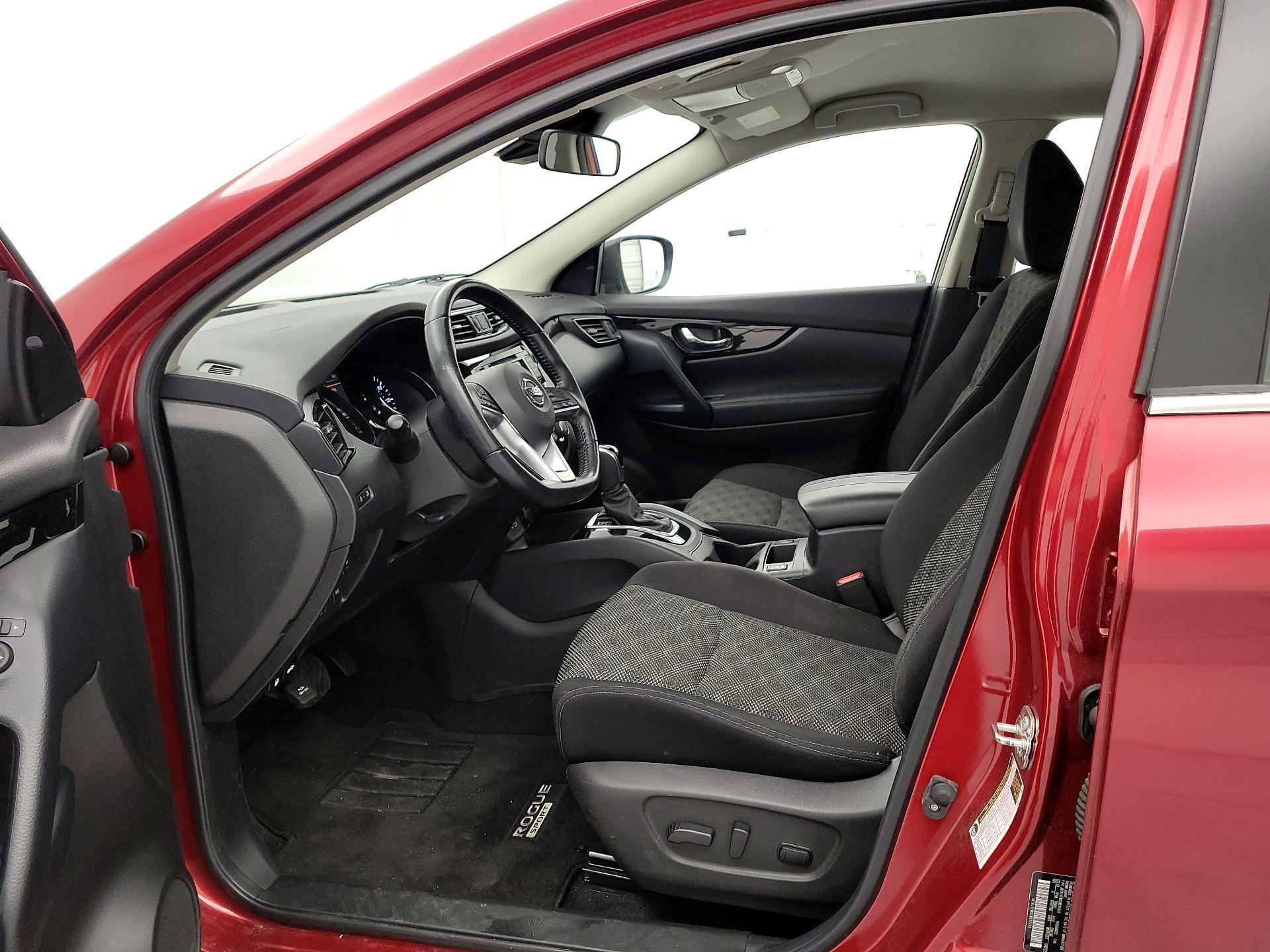 Thumbnail: 2020 Nissan Rogue Sport - 11