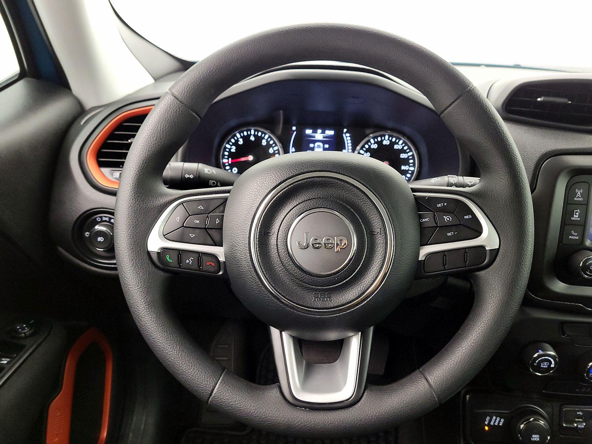Thumbnail: 2020 Jeep Renegade - 10