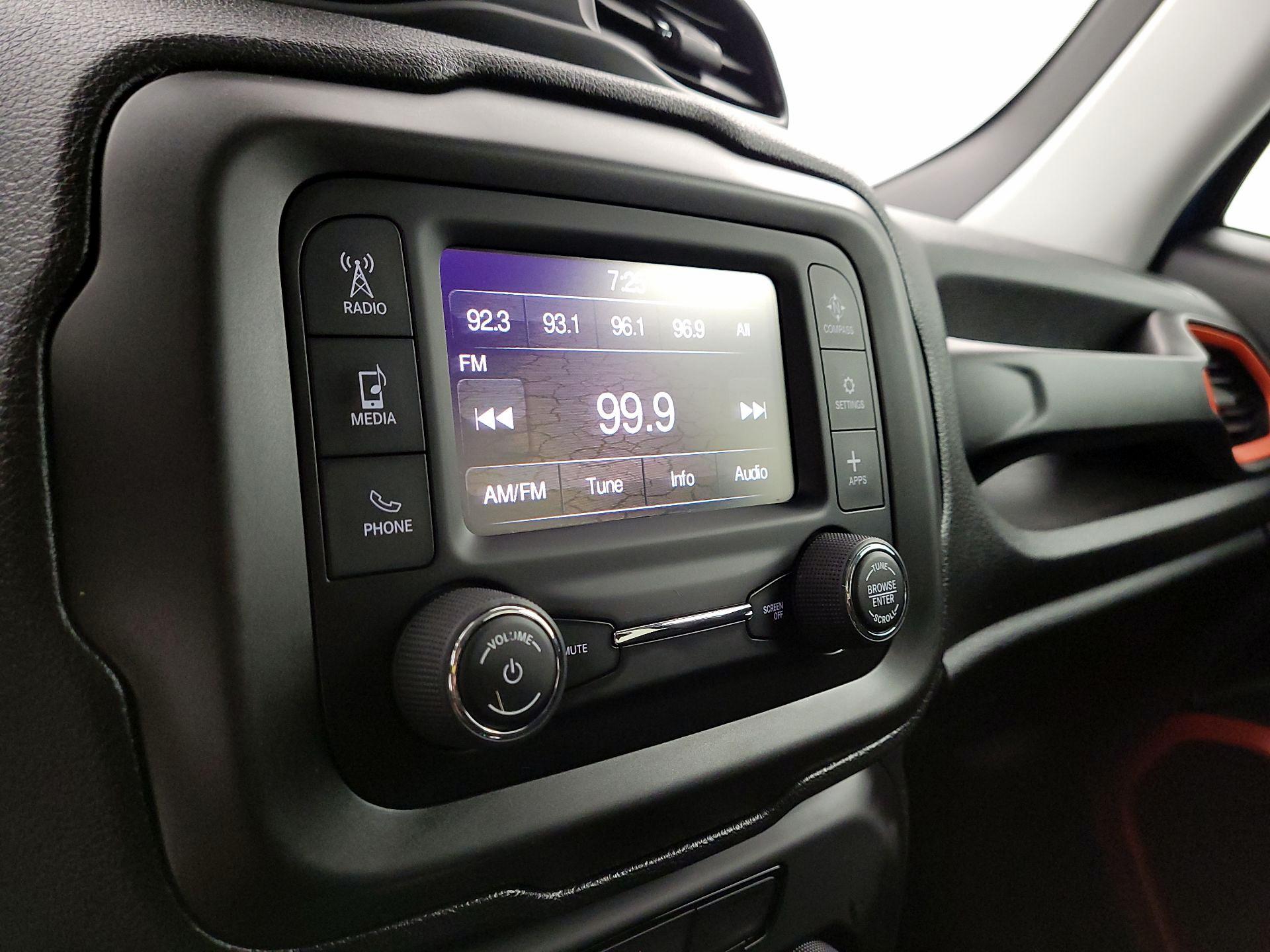 Thumbnail: 2020 Jeep Renegade - 15
