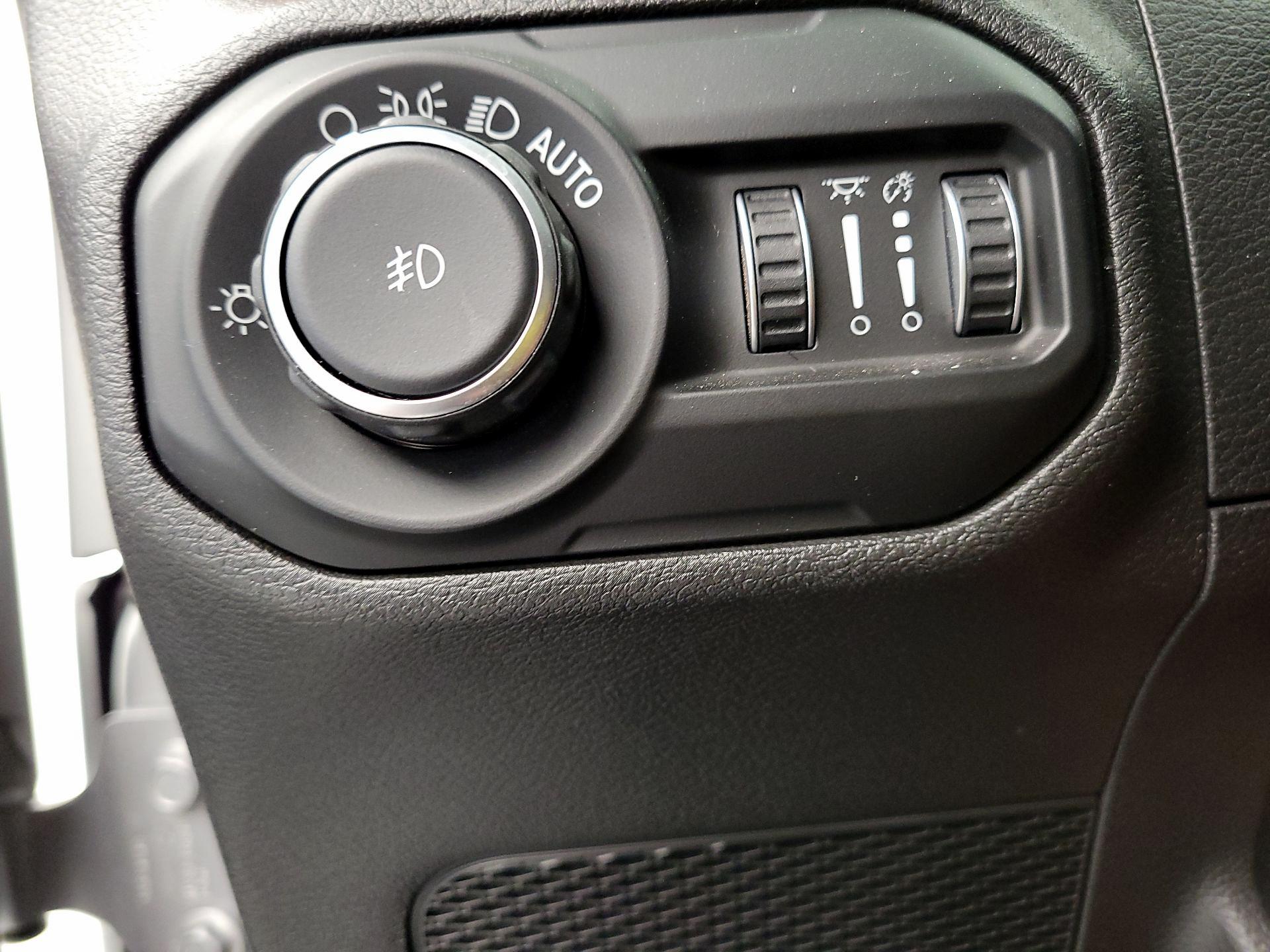 Thumbnail: 2019 Jeep Wrangler - 13