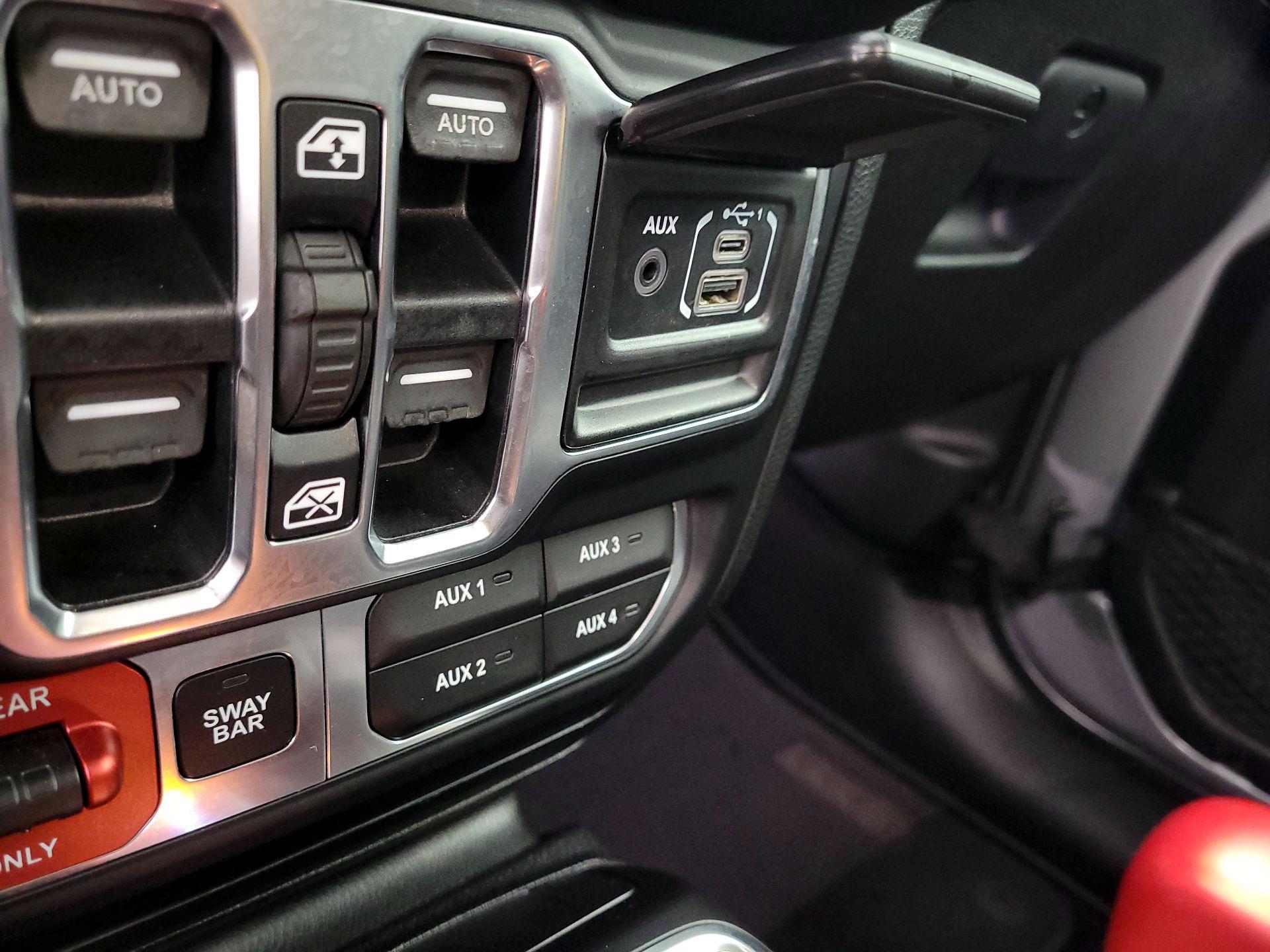 Thumbnail: 2019 Jeep Wrangler - 19