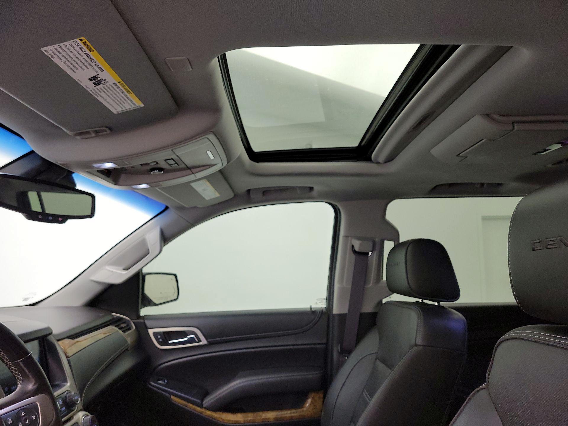 Thumbnail: 2017 GMC Yukon XL - 19
