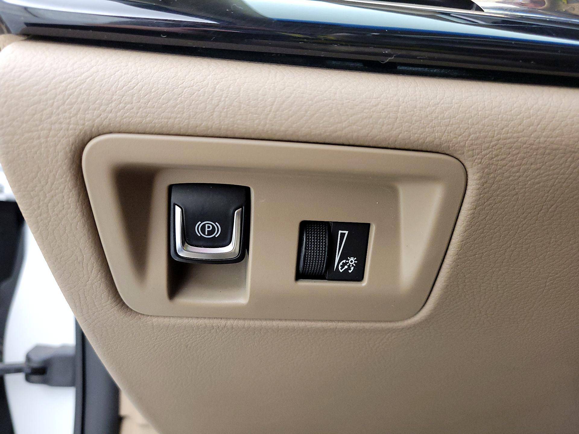 Thumbnail: 2016 Cadillac ELR - 13