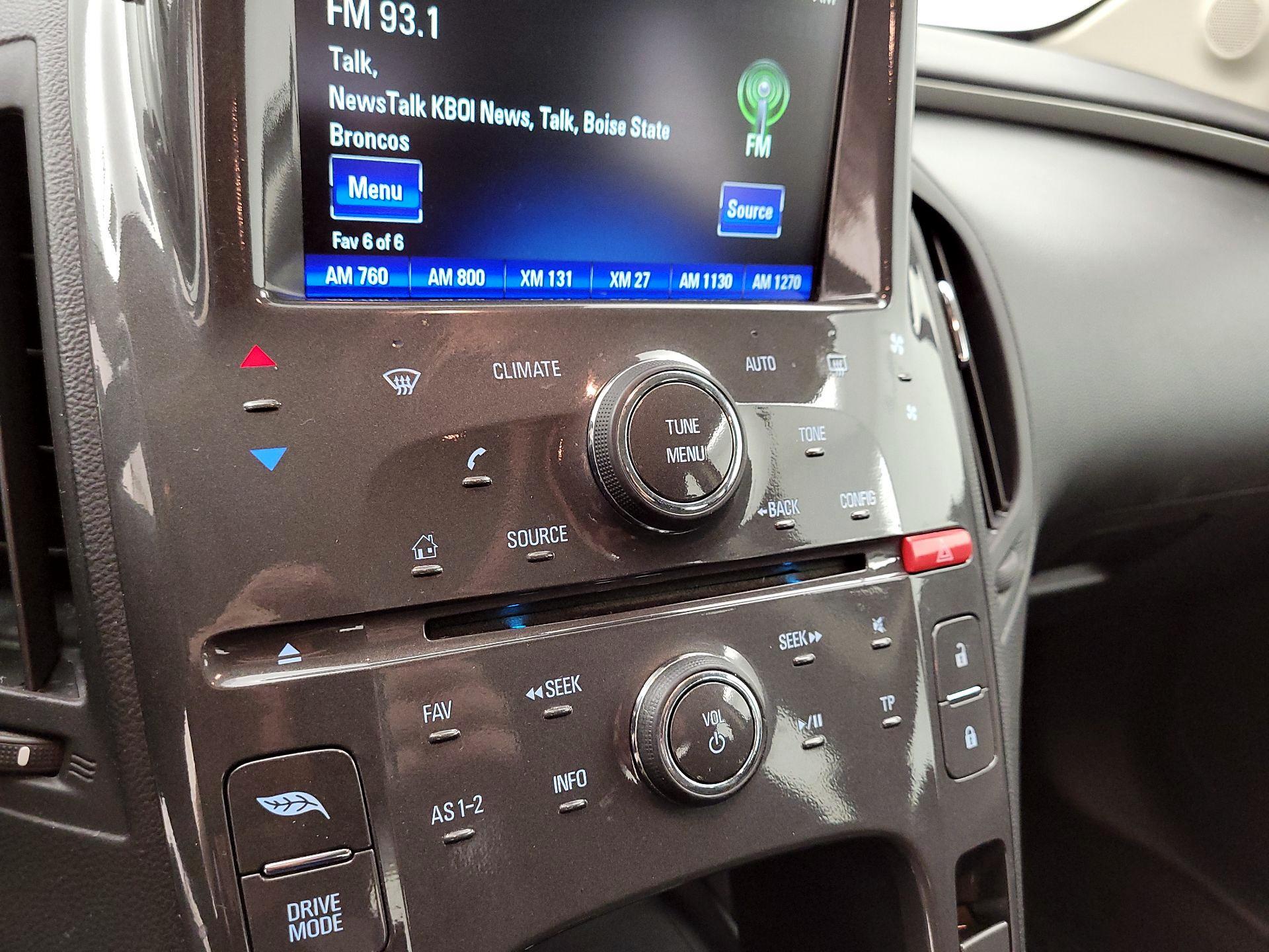 Thumbnail: 2015 Chevrolet Volt - 15