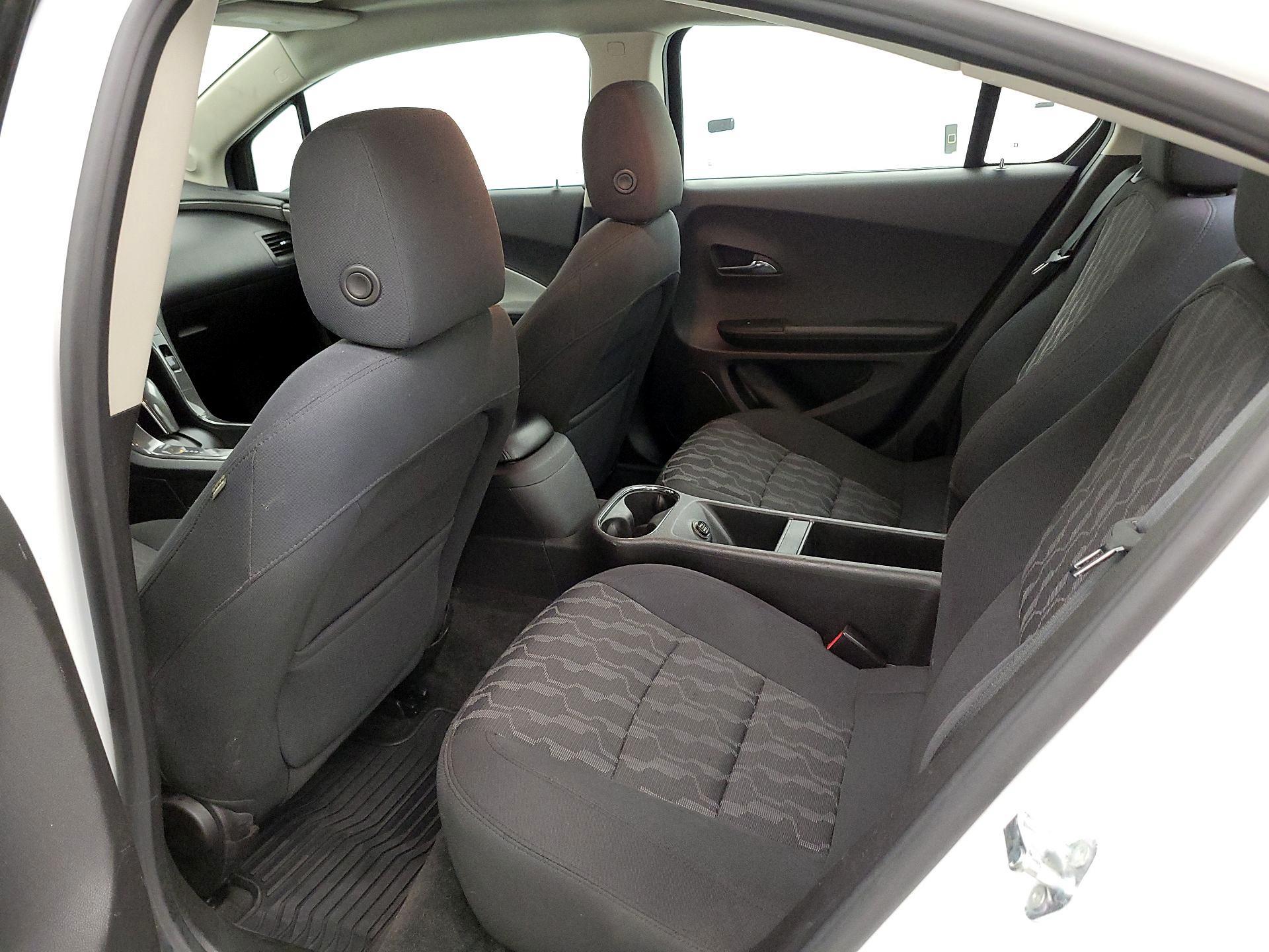 Thumbnail: 2015 Chevrolet Volt - 18