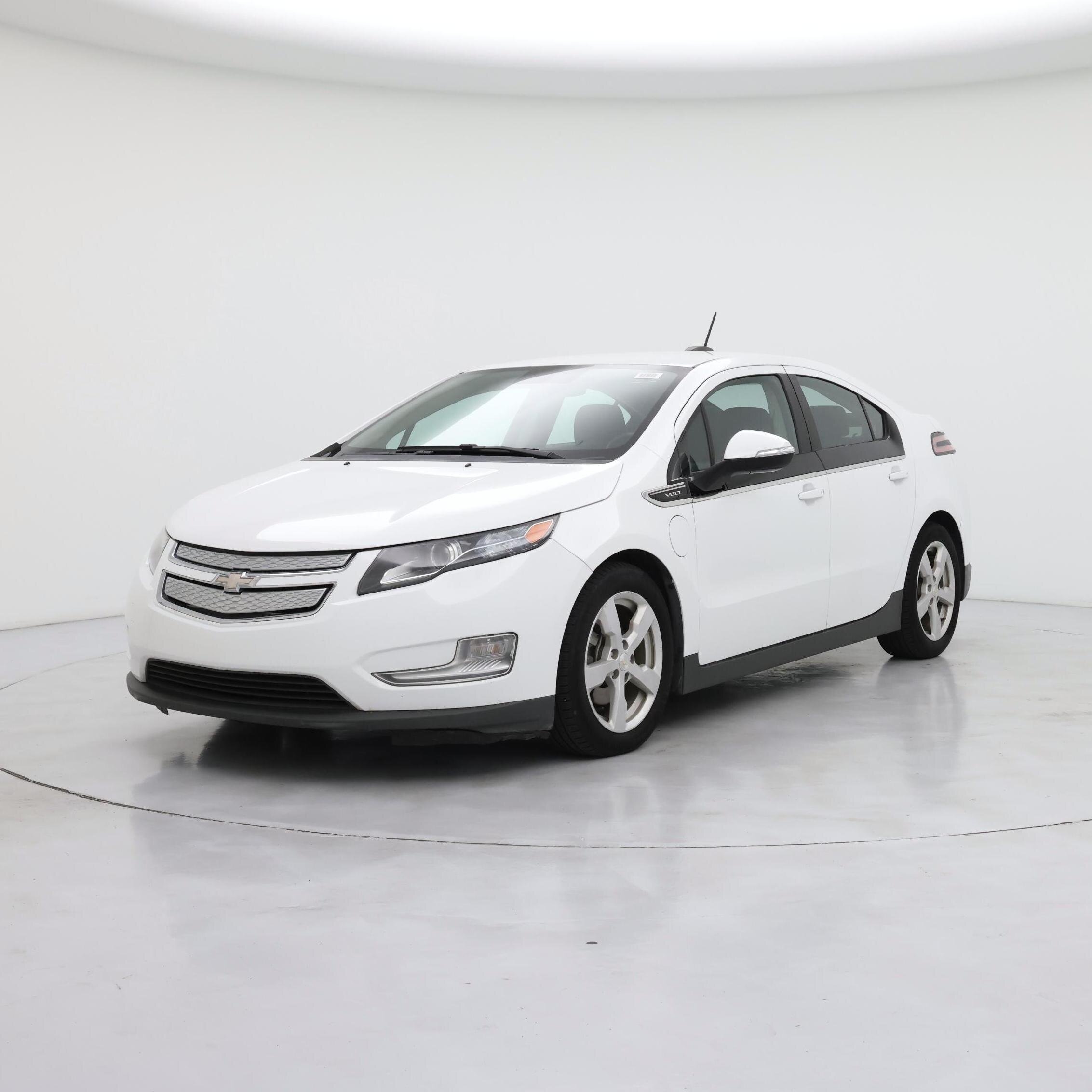 Thumbnail: 2015 Chevrolet Volt - 4