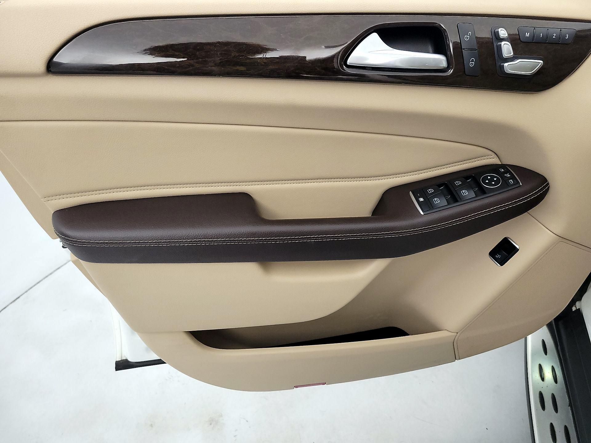 Thumbnail: 2016 Mercedes-Benz GLE - 12