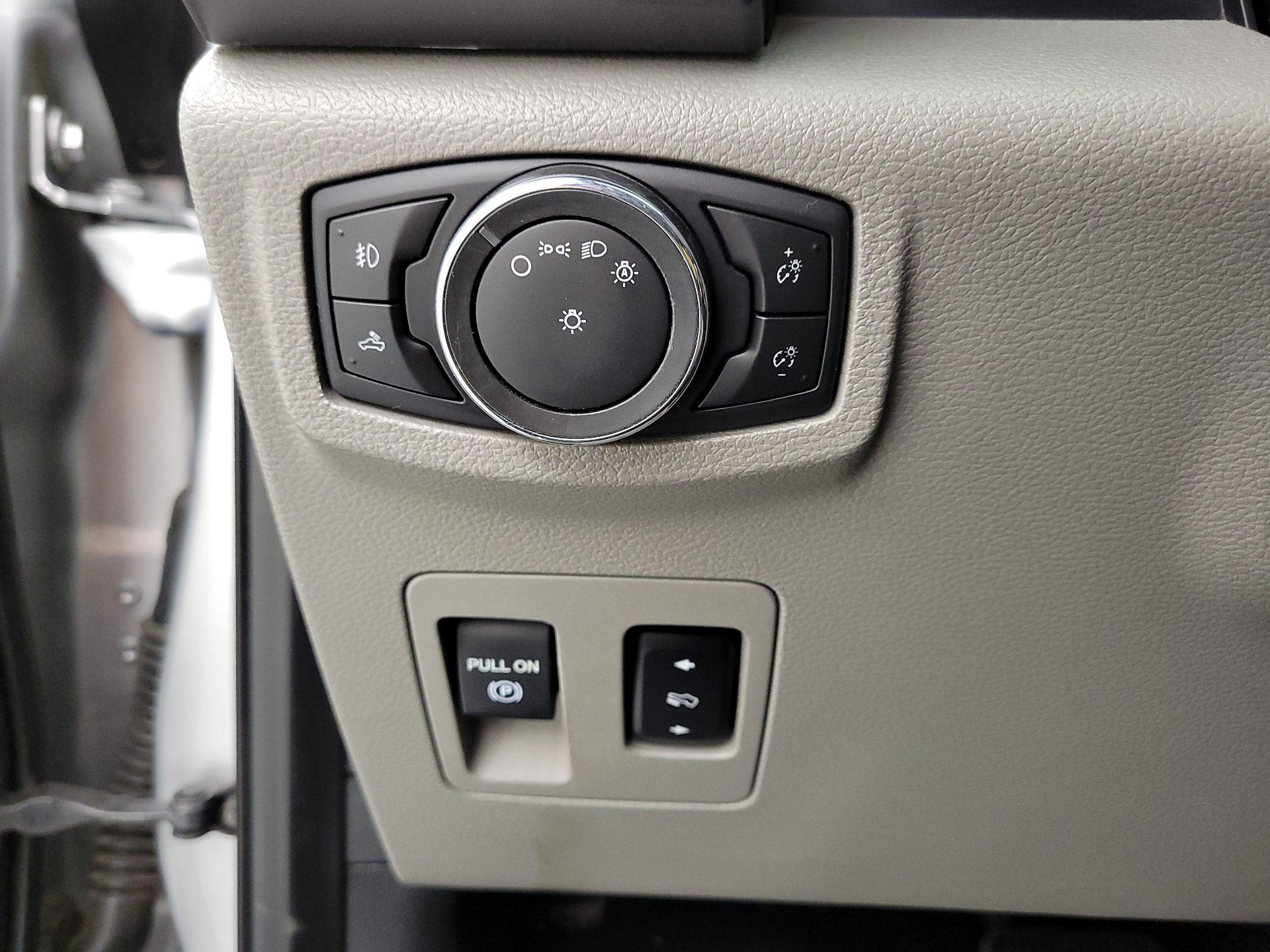 Thumbnail: 2015 Ford F-150 - 13