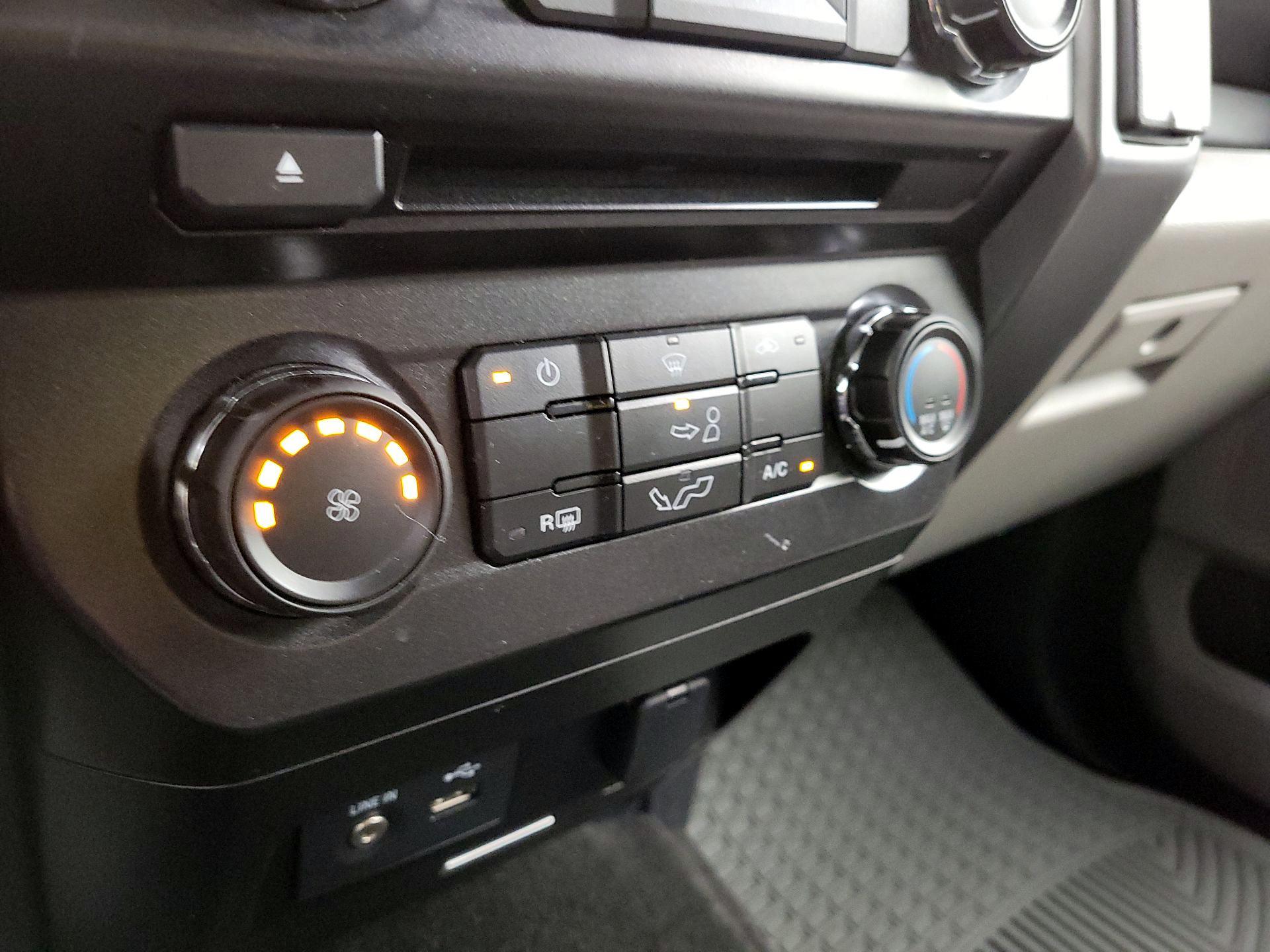 Thumbnail: 2015 Ford F-150 - 16