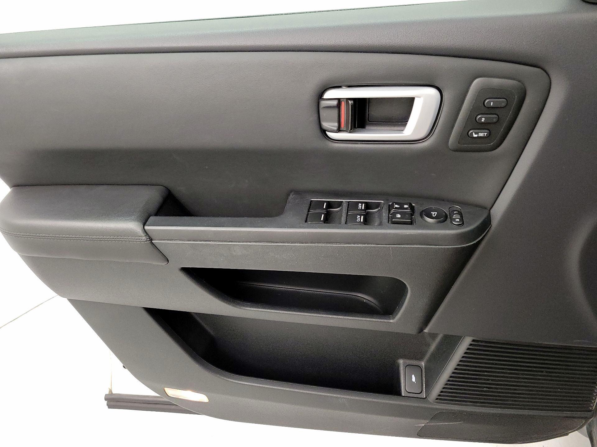 Thumbnail: 2015 Honda Pilot - 12