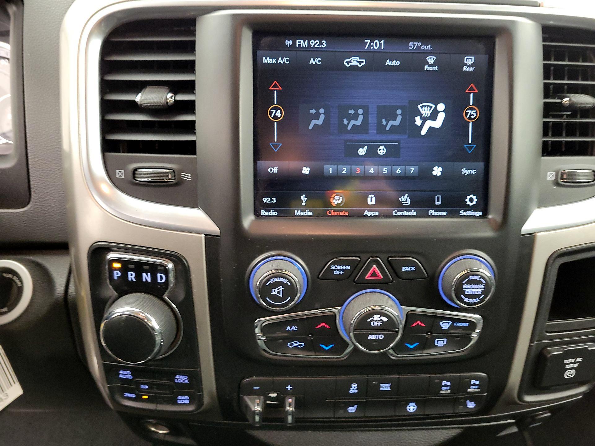 Thumbnail: 2019 RAM 1500 Classic - 16