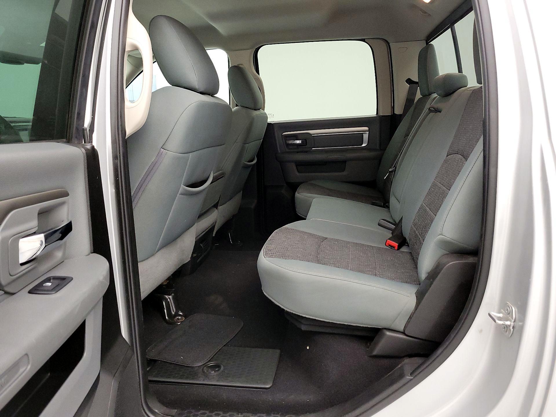 Thumbnail: 2019 RAM 1500 Classic - 19
