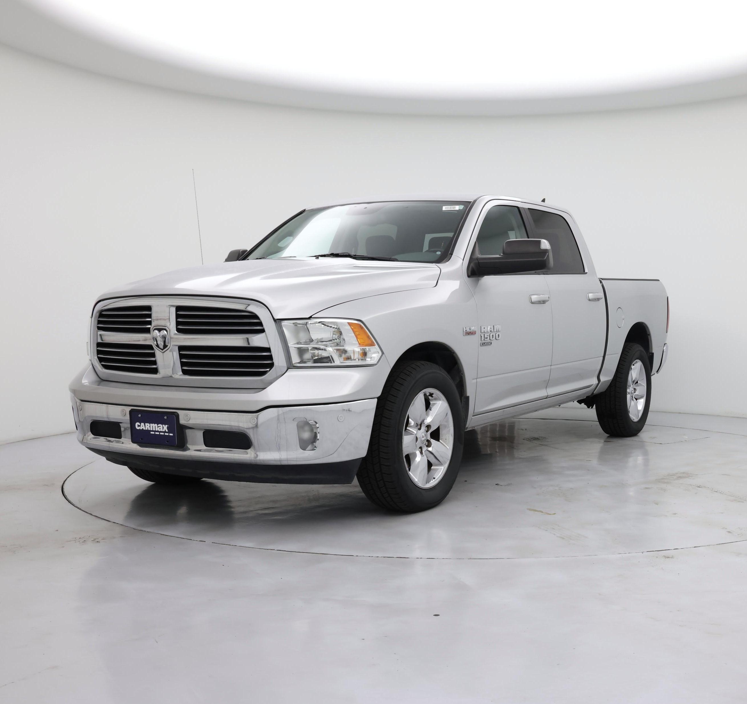 Thumbnail: 2019 RAM 1500 Classic - 4