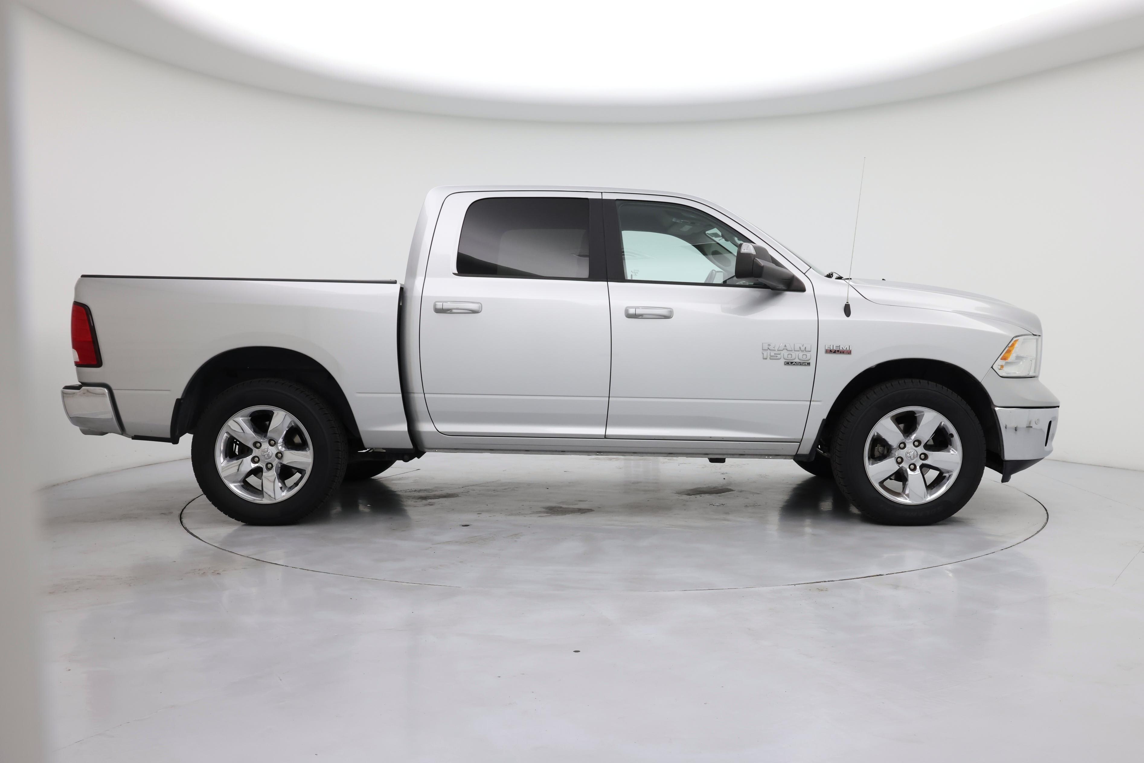Thumbnail: 2019 RAM 1500 Classic - 7